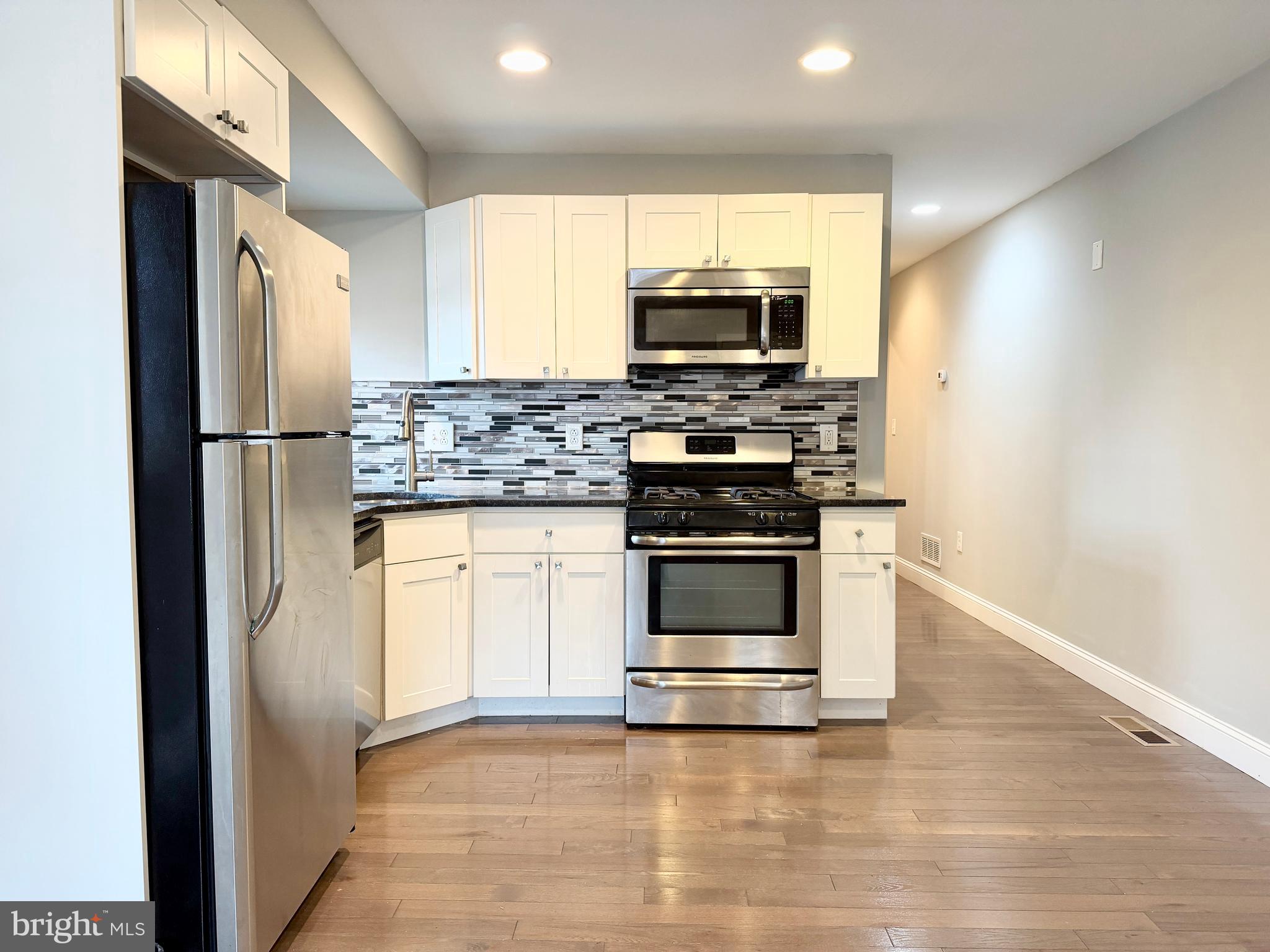 QUEEN VILLAGE - Residential Lease