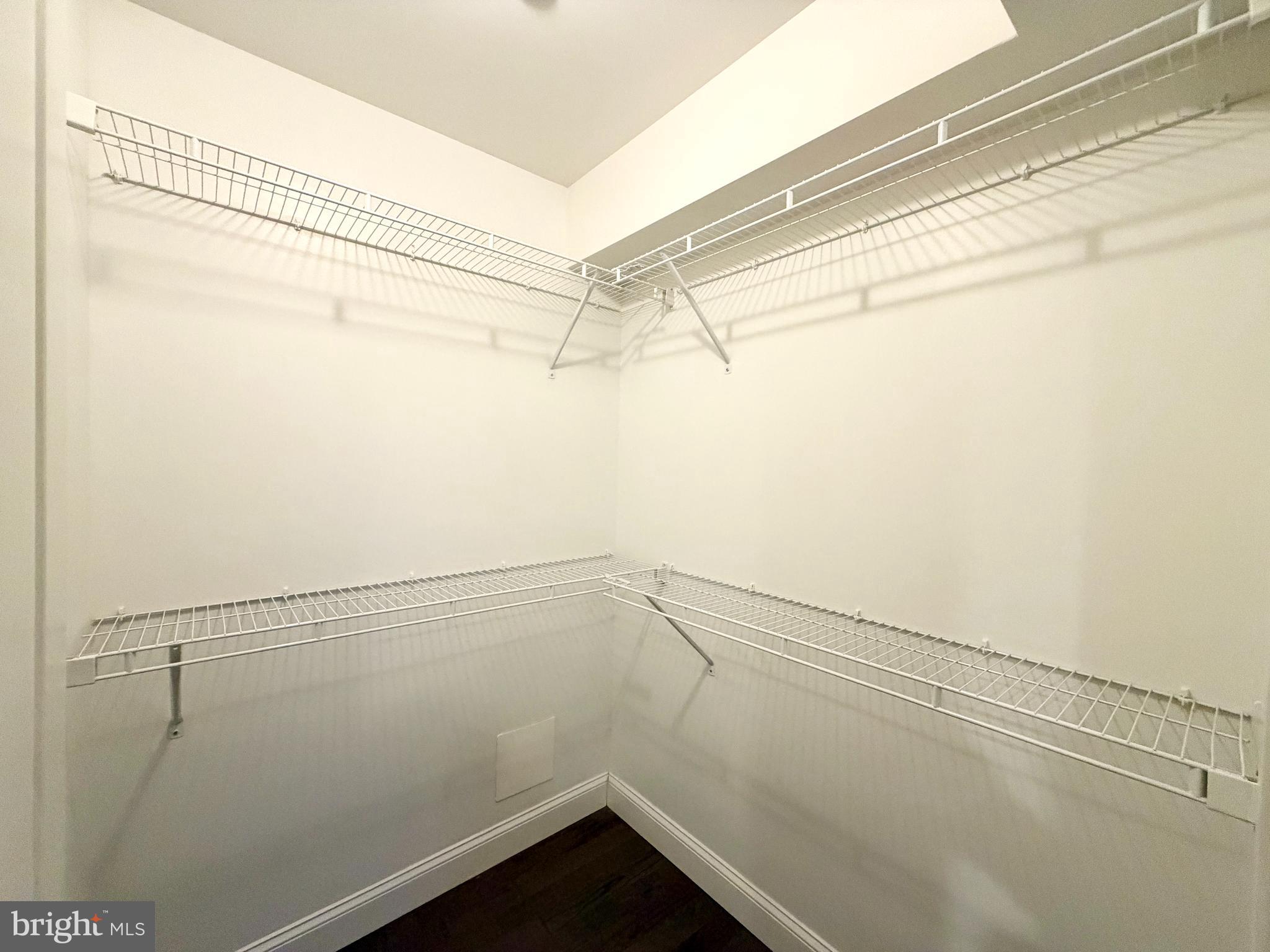 QUEEN VILLAGE - Residential Lease