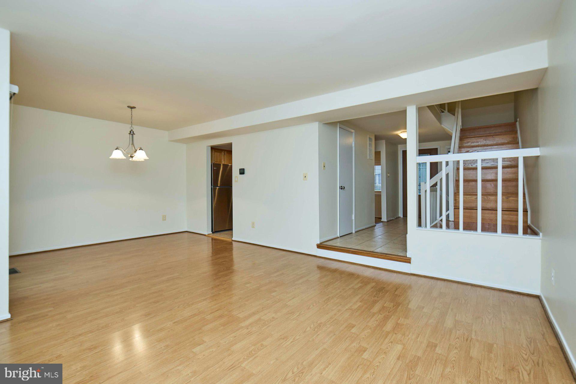 NEWINGTON STATION - Residential