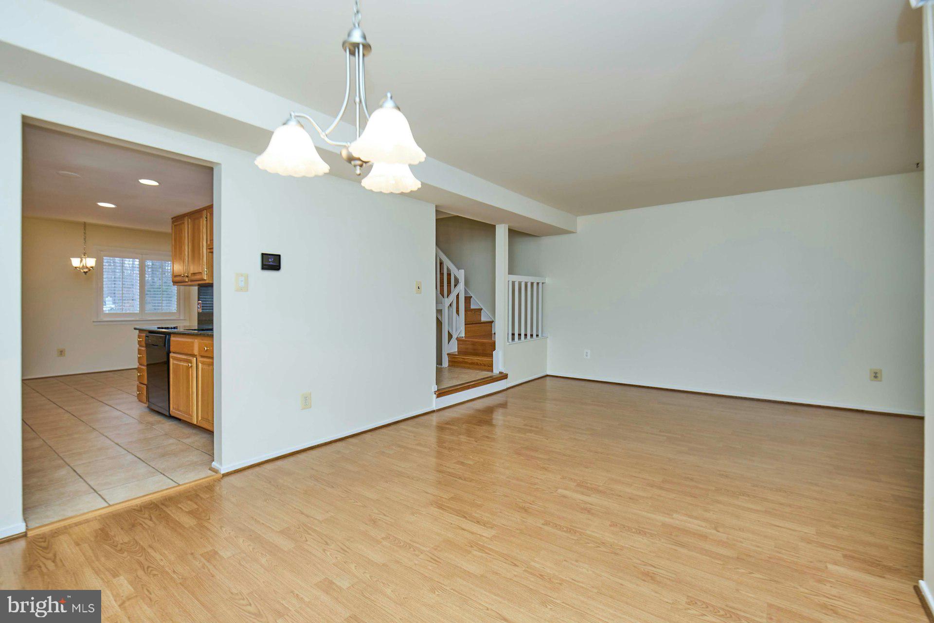 NEWINGTON STATION - Residential