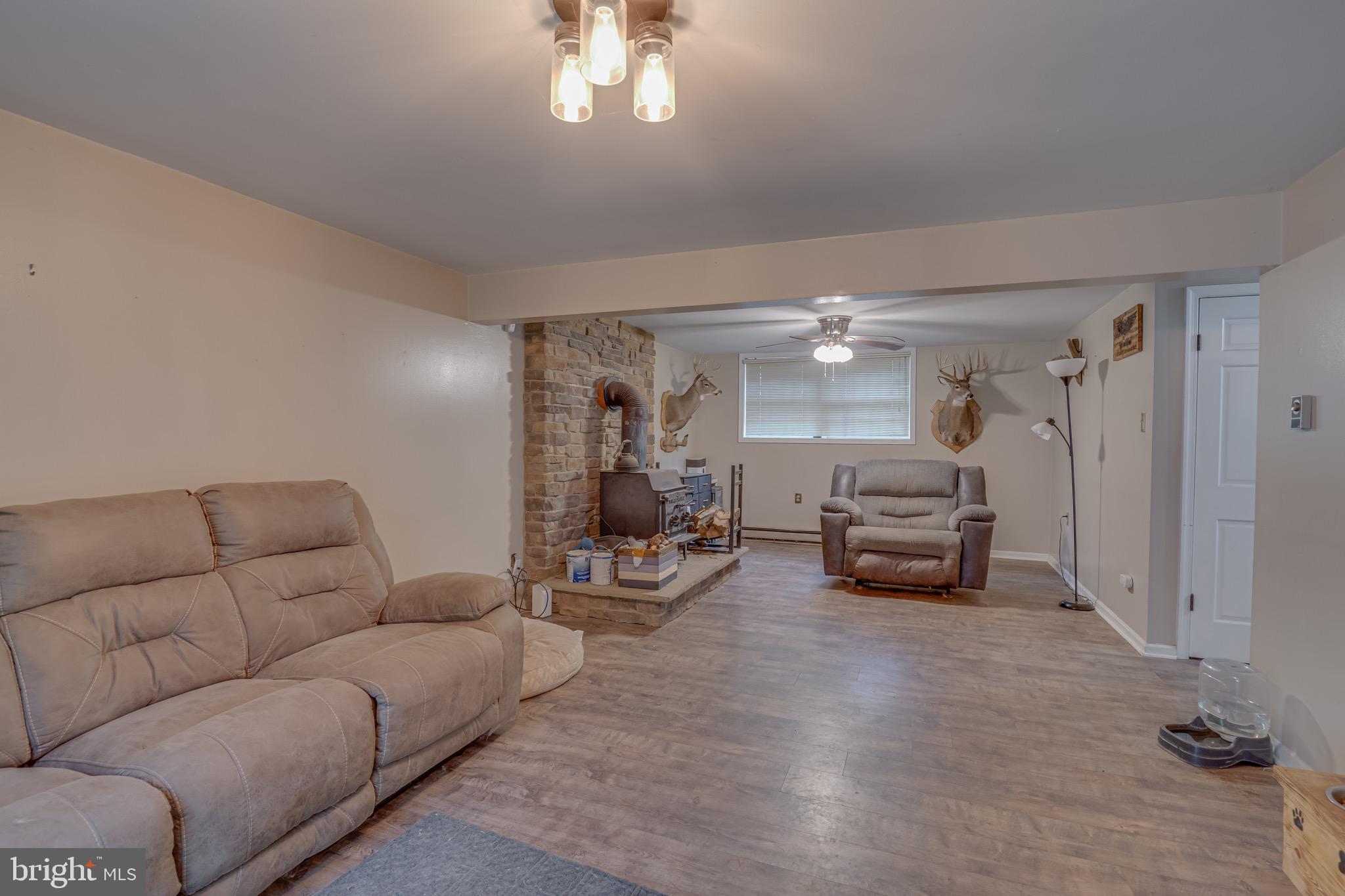 CHAPLINE'S CHOICE - Residential