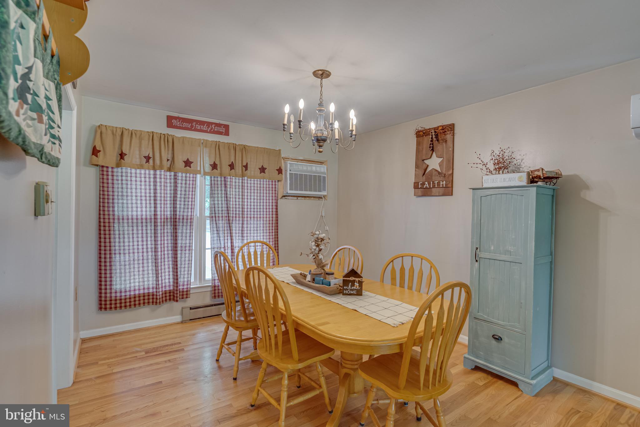 CHAPLINE'S CHOICE - Residential