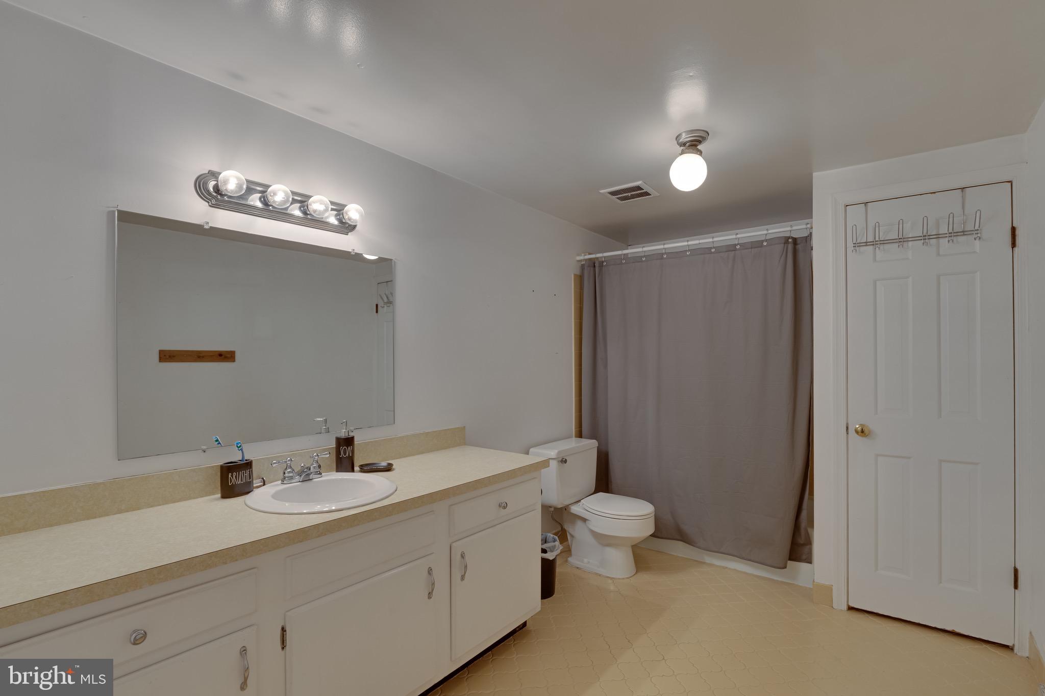 CHAPLINE'S CHOICE - Residential