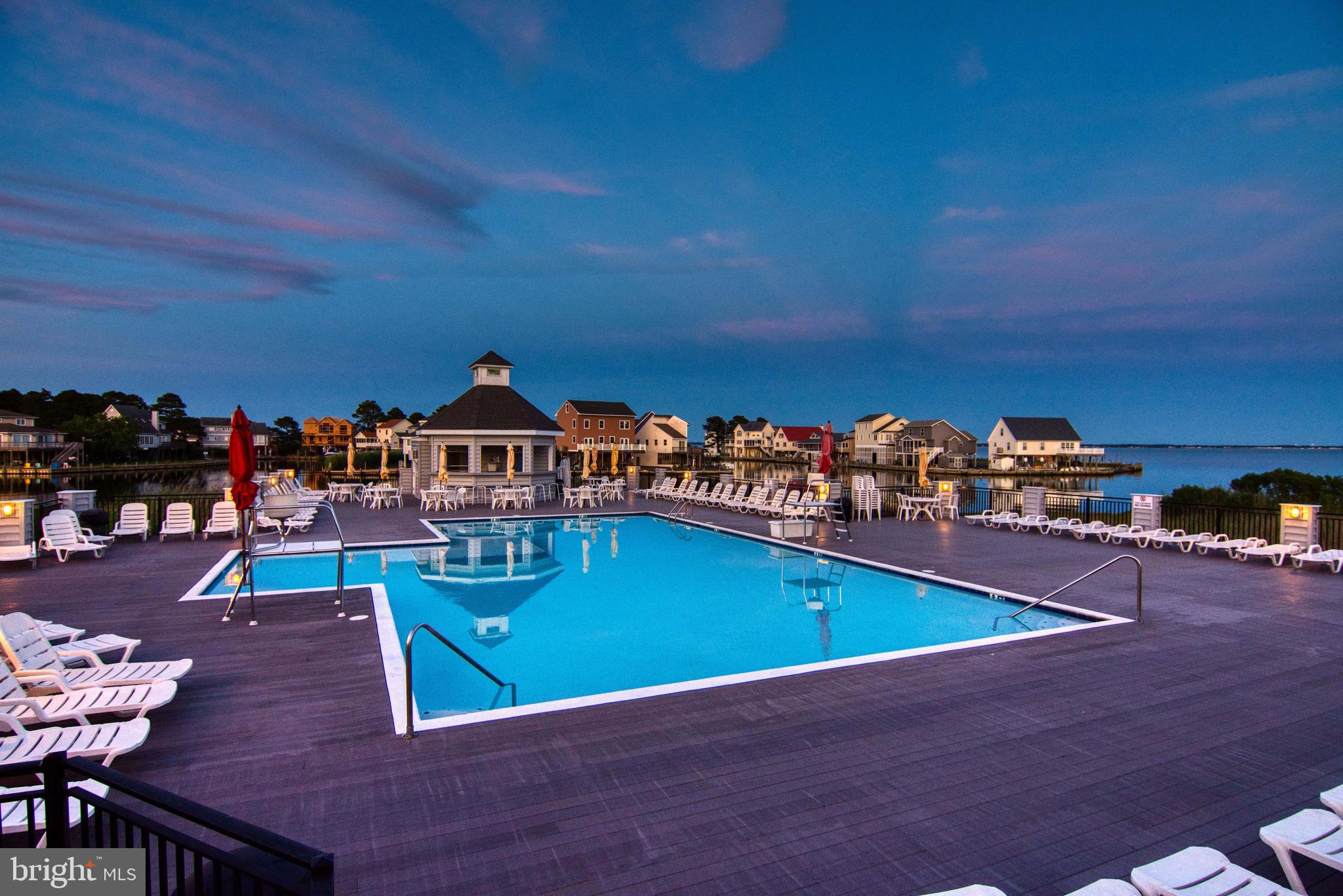 CAPTAIN'S COVE - Residential