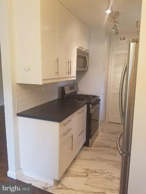 WOODSIDE VILLAGE - Residential