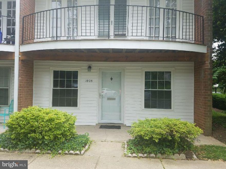 BEAUTIFUL PARTIALLY REMODELED CONDO...1 BED, 1 BATH...GROUND LEVEL...PARKING...SS APPLIANCES...NEAR METRO...CLOSE TO EVERYTHING!, 495, DC, DOWNTOWN SILVER SPRING. A MUST SEE!! SELLER SUGGESTS COUNSELORS TITLE