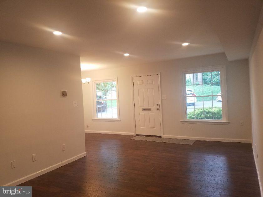 WOODSIDE VILLAGE - Residential