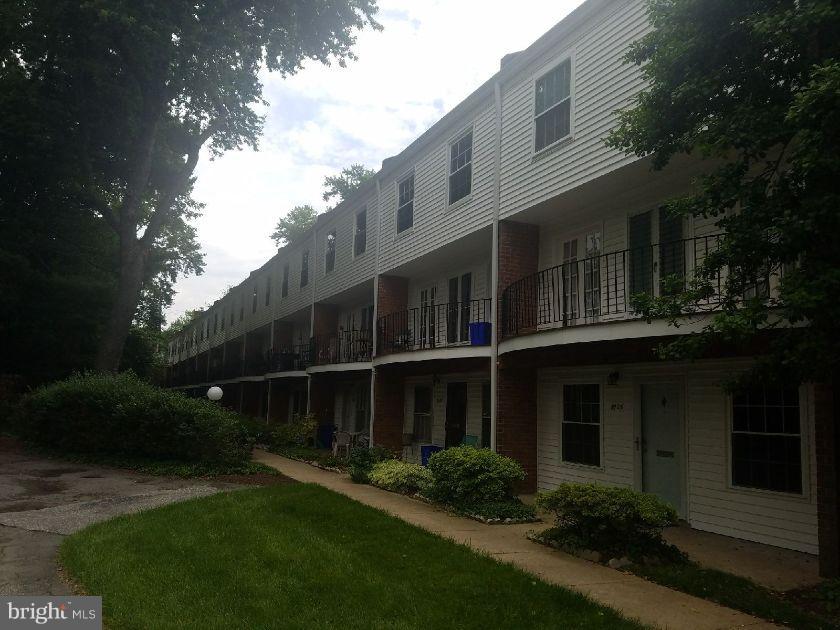 WOODSIDE VILLAGE - Residential