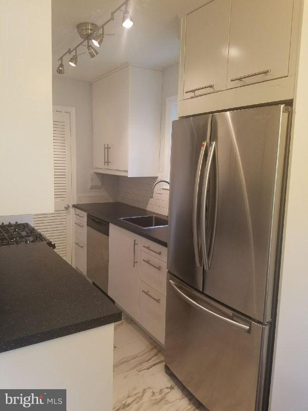 WOODSIDE VILLAGE - Residential