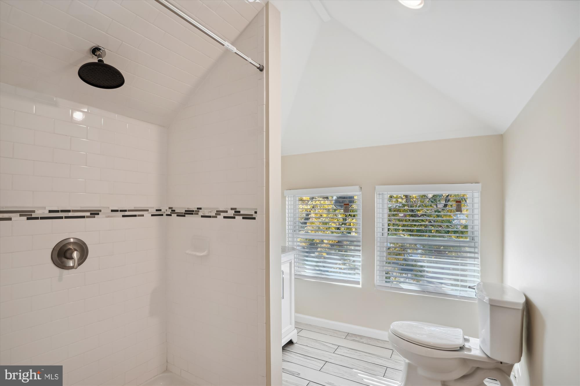 COLONIAL DRIVE - Residential Lease