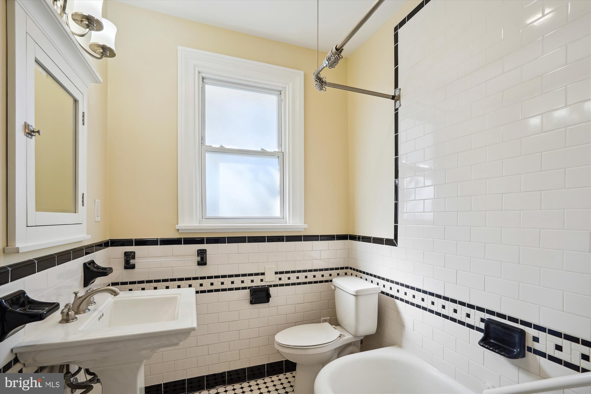 COLONIAL DRIVE - Residential Lease