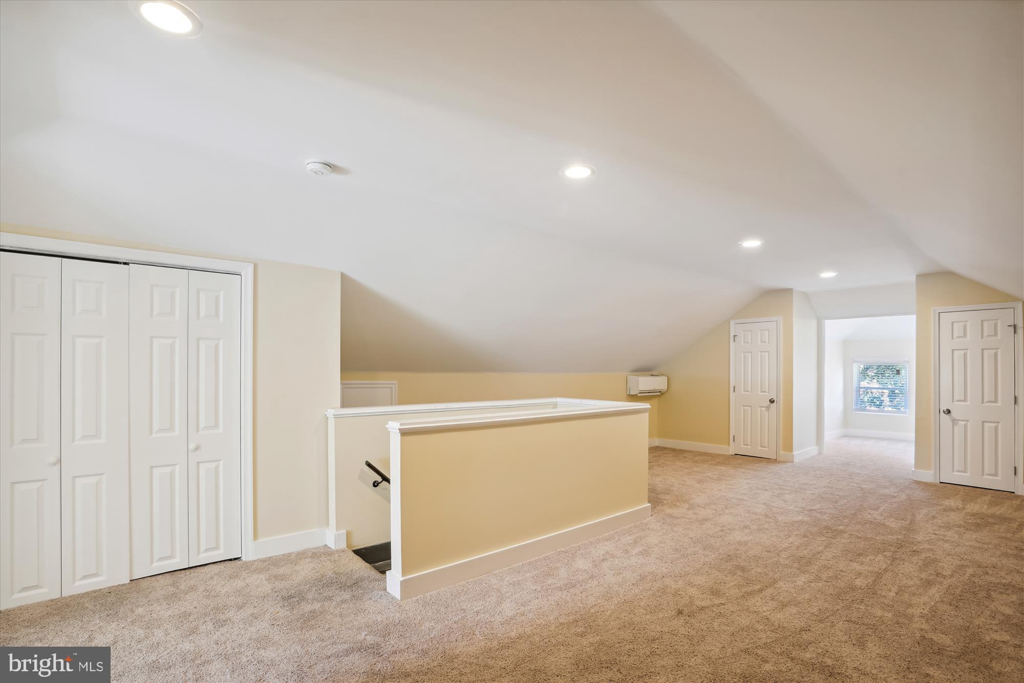 COLONIAL DRIVE - Residential Lease