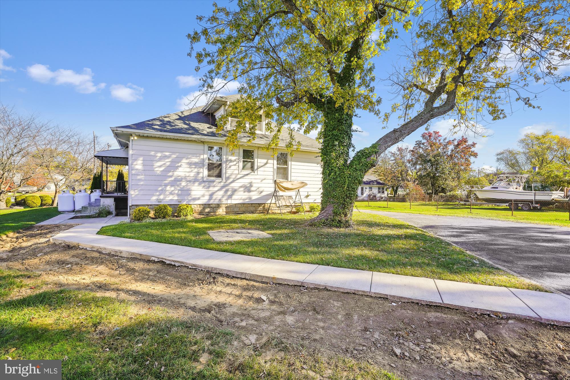 COLONIAL DRIVE - Residential Lease