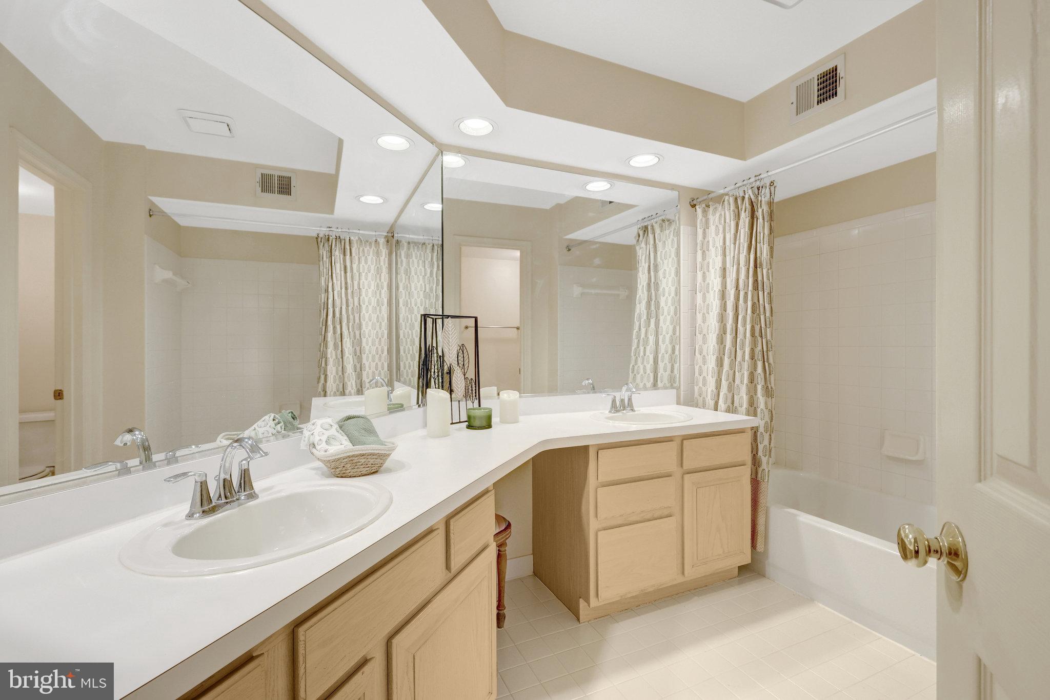 BALDWIN GROVE - Residential