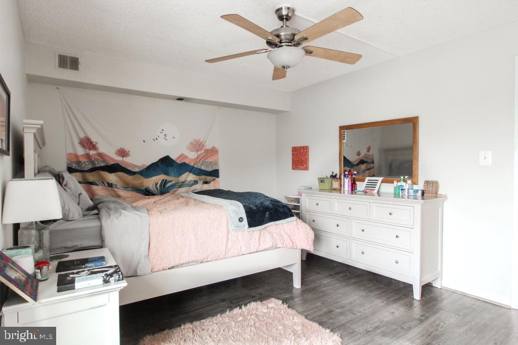 THE VISTAS - Residential