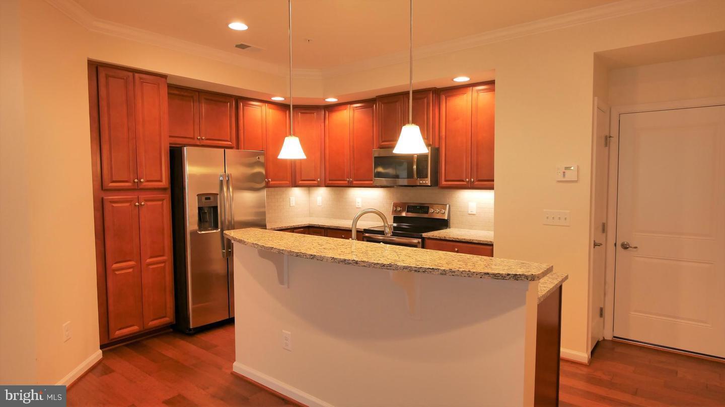 HEATHCOTE COMMONS CONDOMINIUMS - Residential