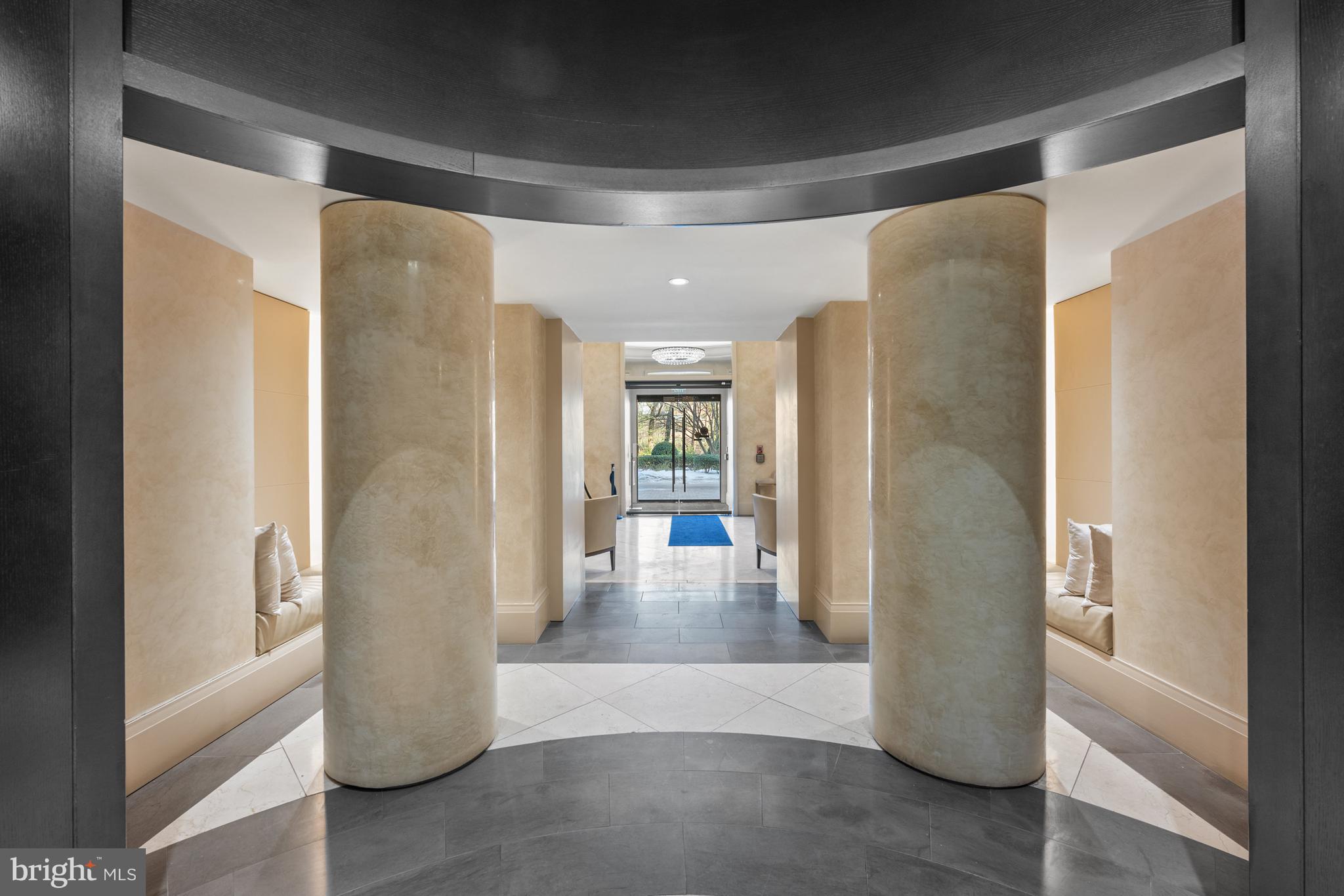 4200 MASSACHUSETTS AVENUE NW 813