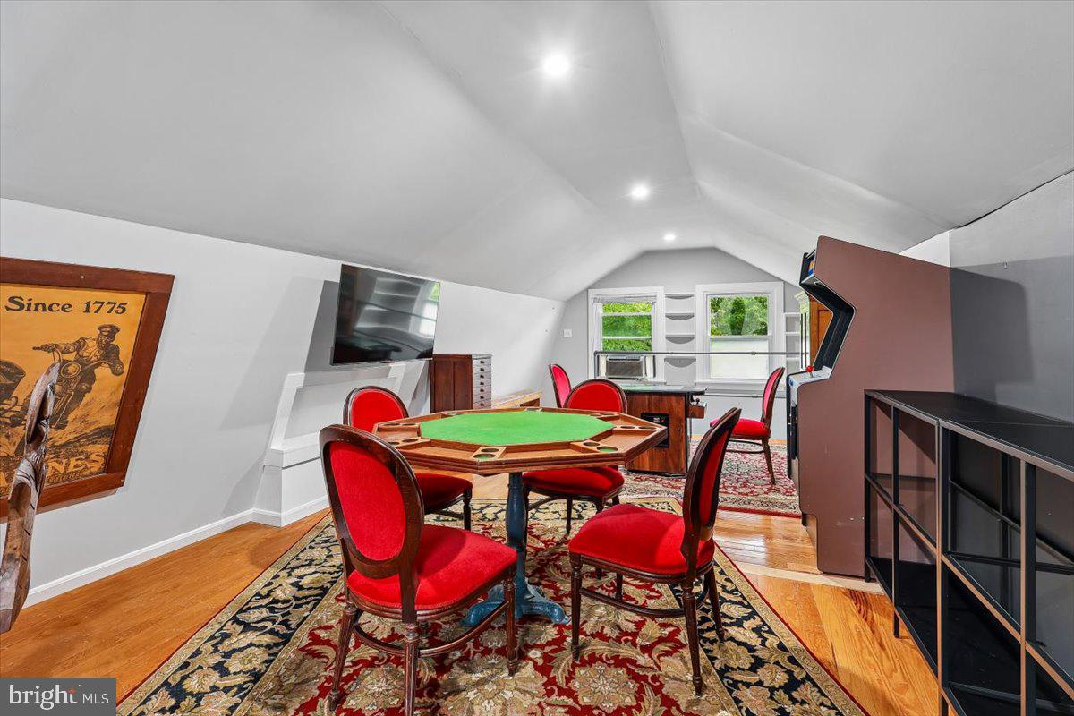 HOMEWOOD - Residential