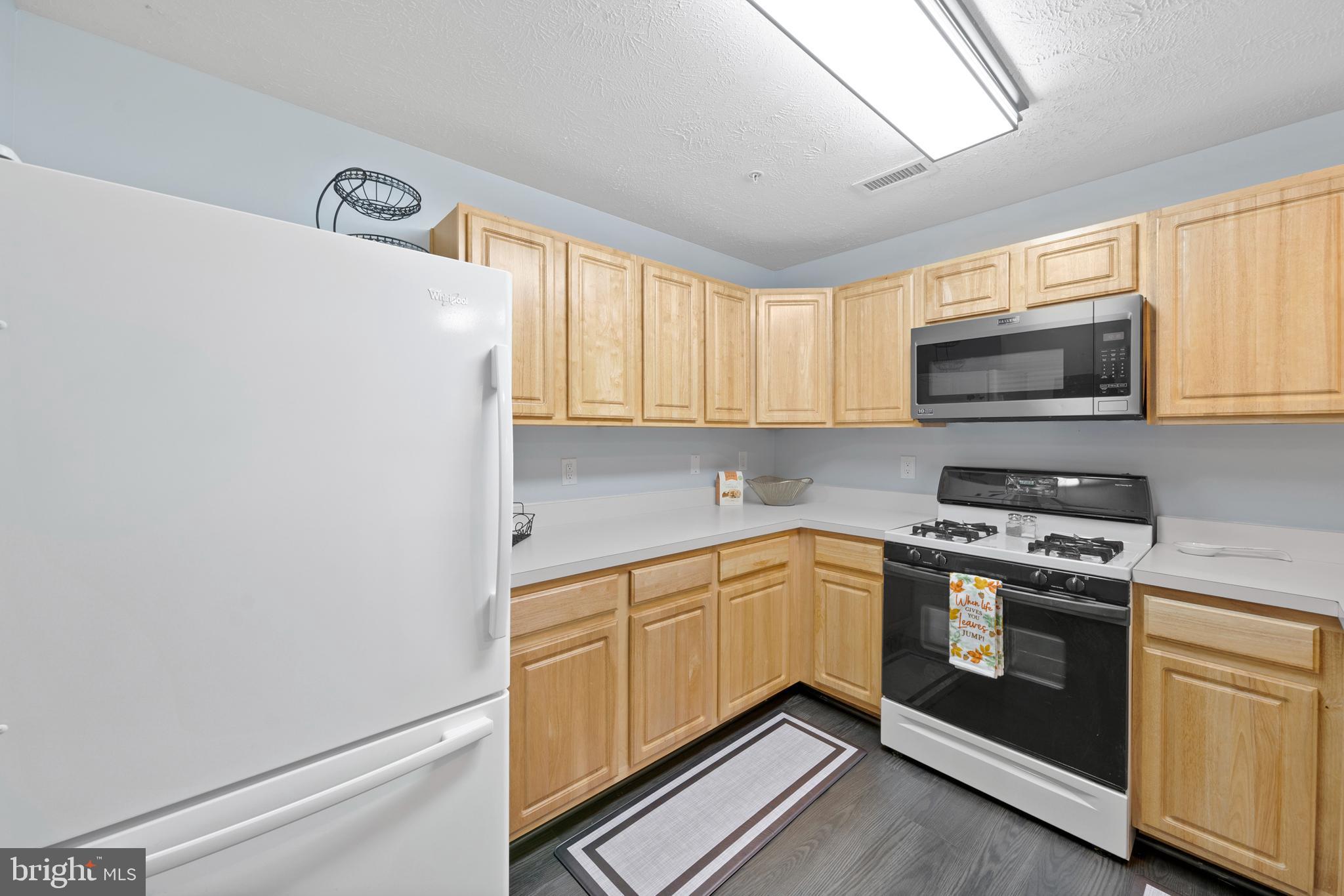 HICKORY HILLS - Residential Lease