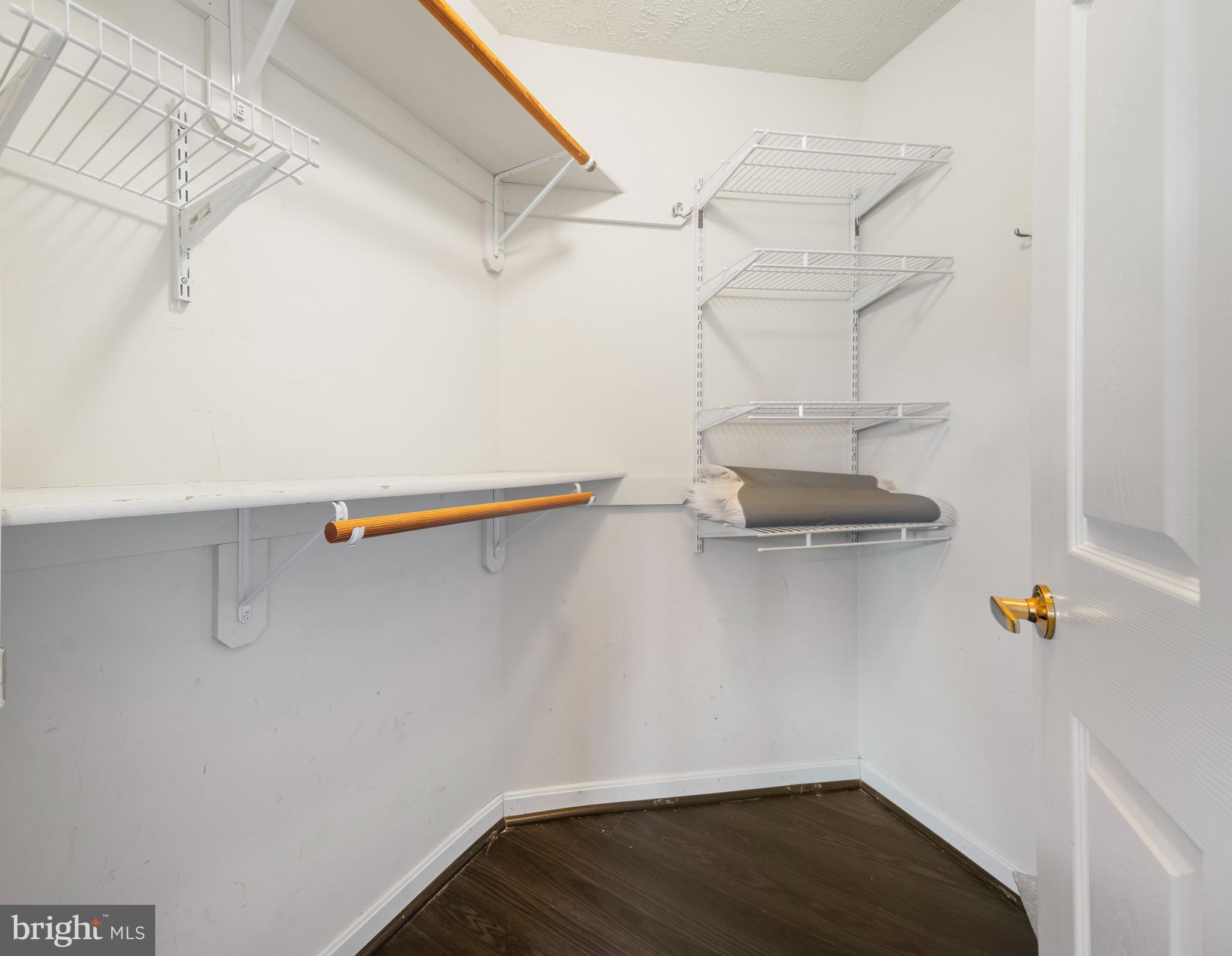 HICKORY HILLS - Residential Lease