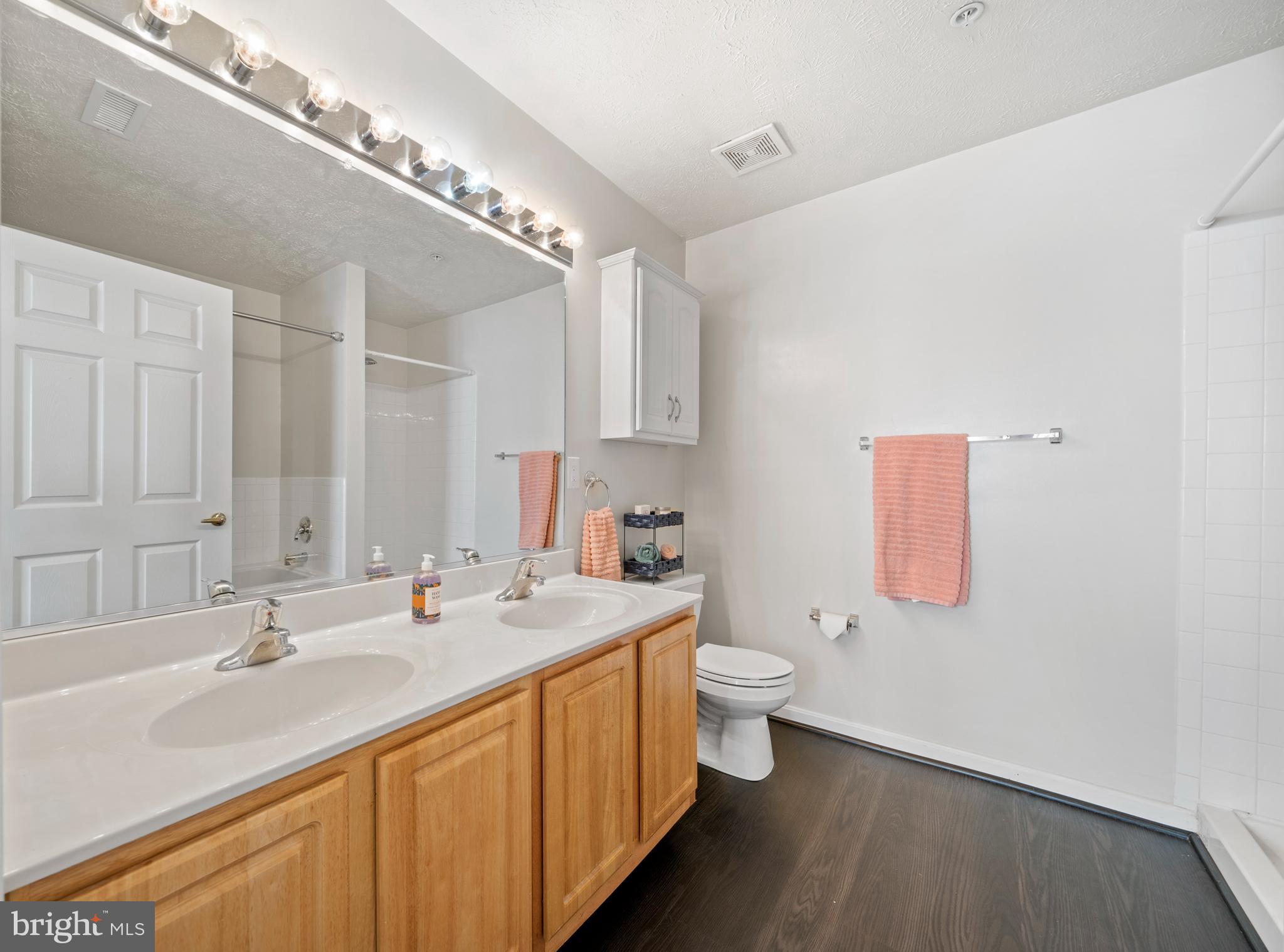 HICKORY HILLS - Residential Lease