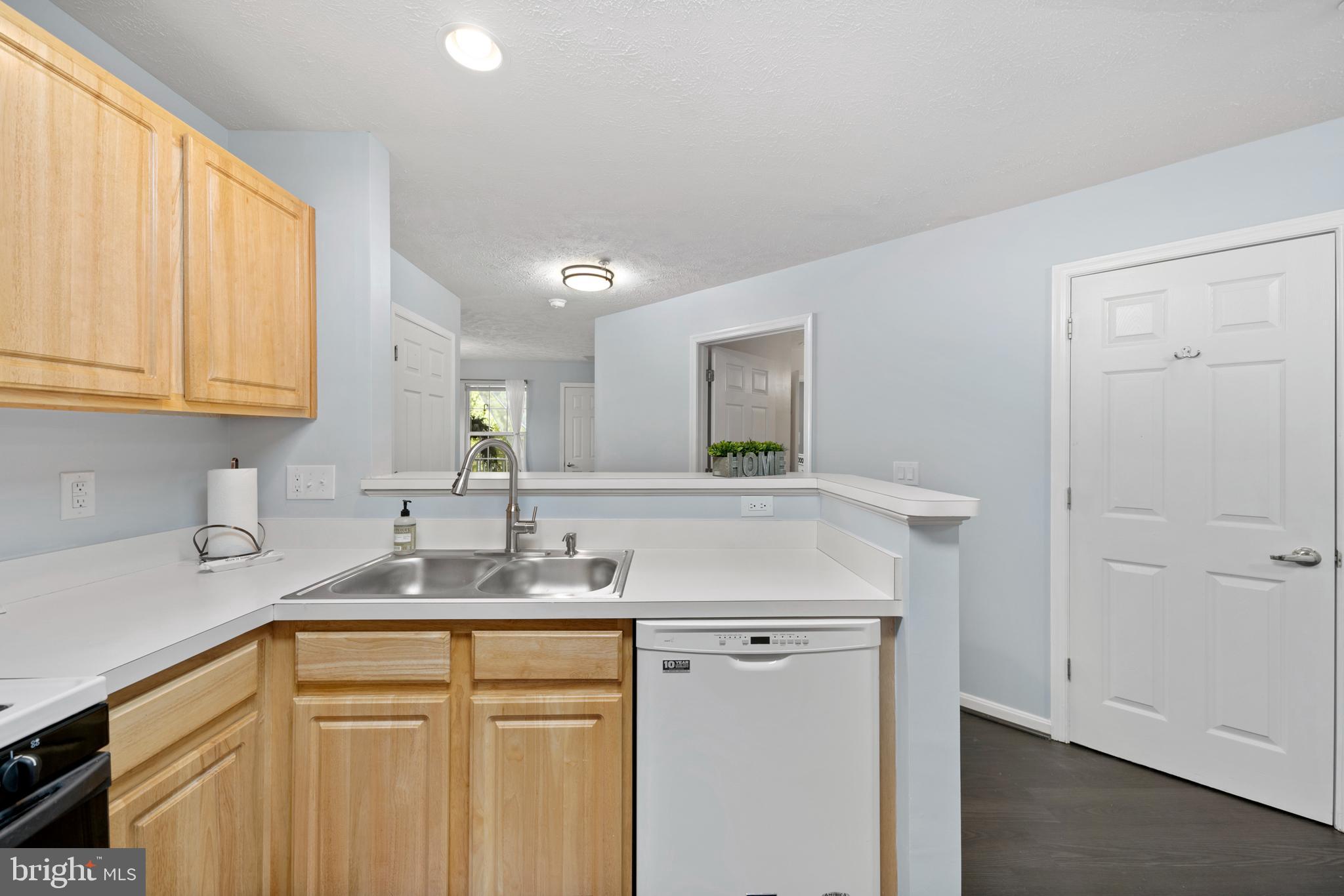 HICKORY HILLS - Residential Lease