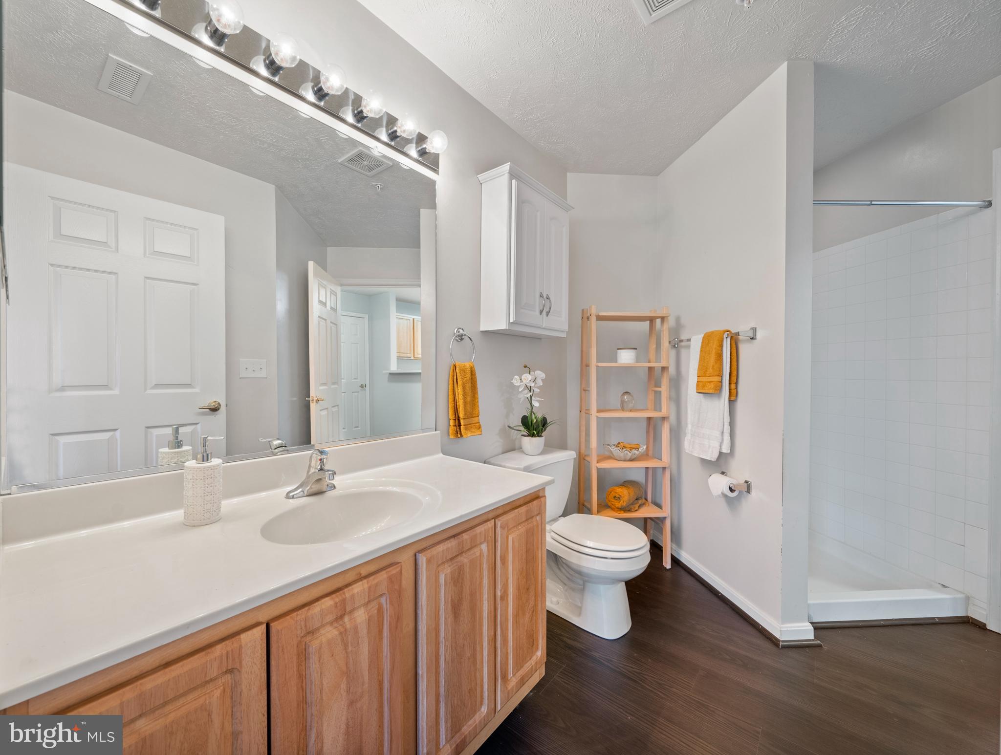 HICKORY HILLS - Residential Lease