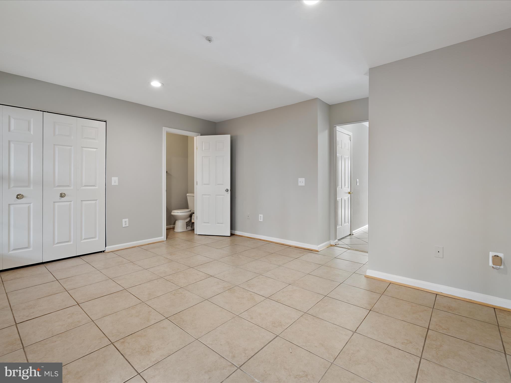 WINDGATE CONDO - Residential