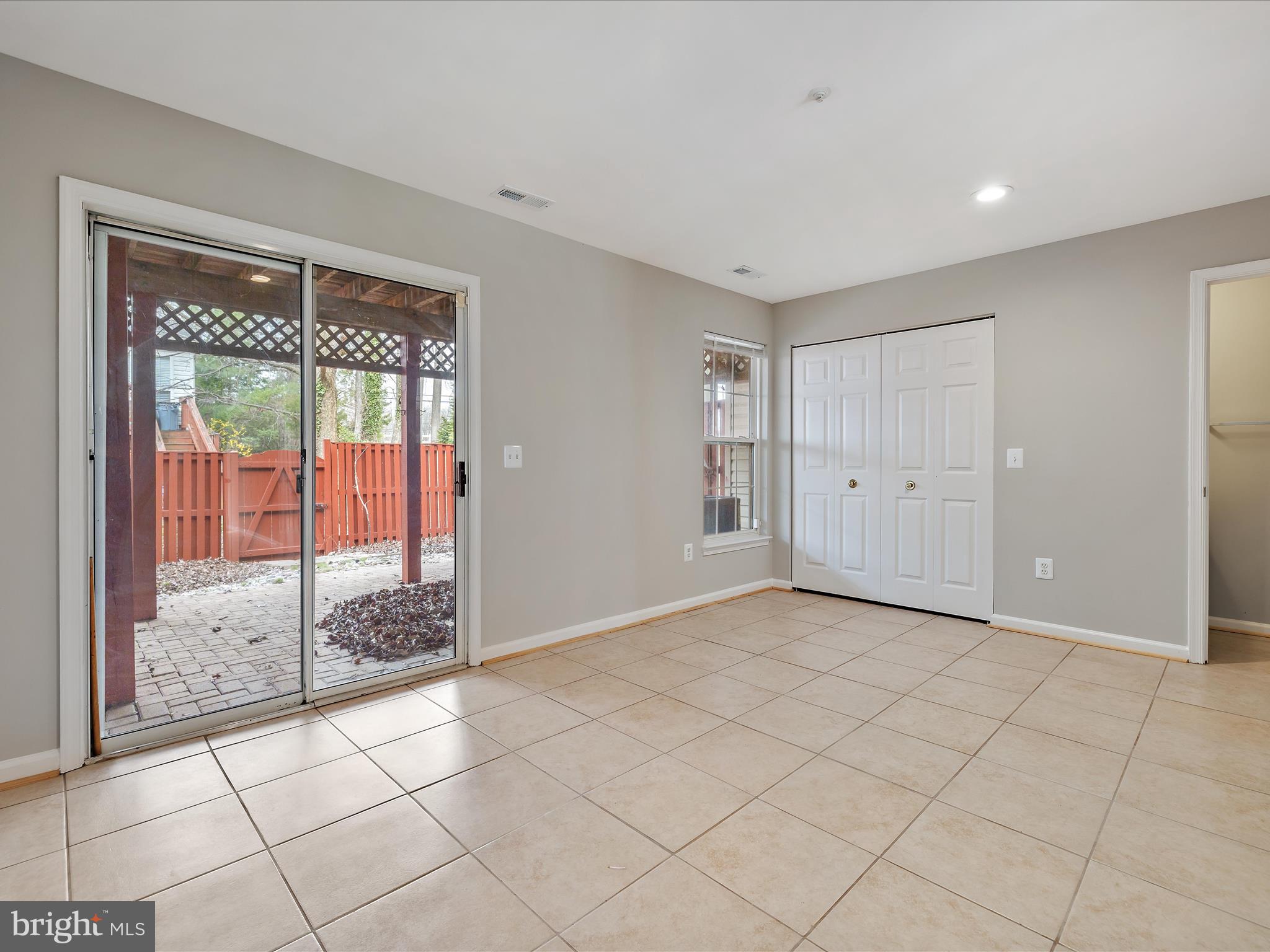 WINDGATE CONDO - Residential