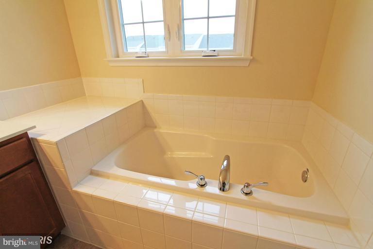 ARCHERS ROCK - Residential