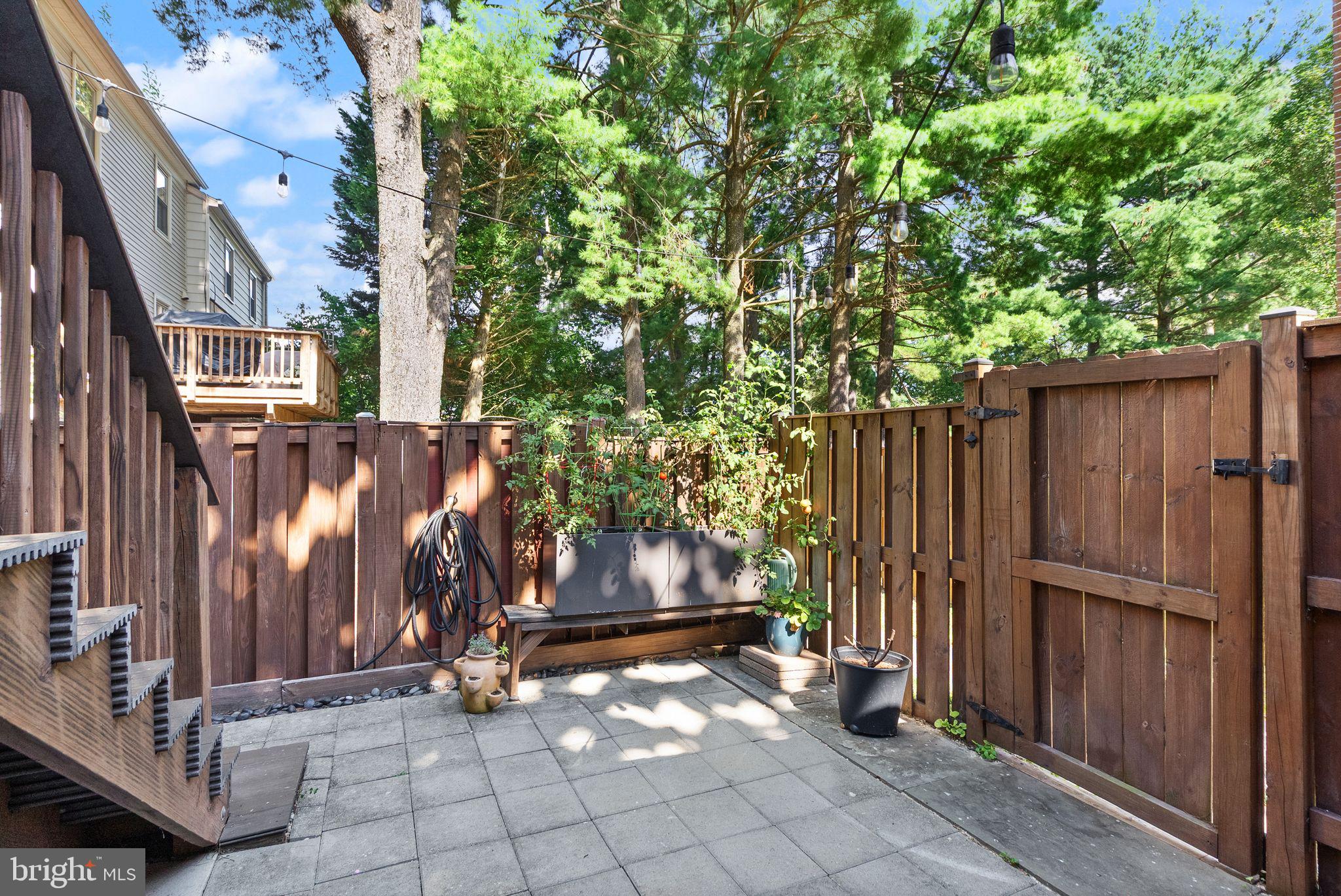 CROWNLEIGH - Residential