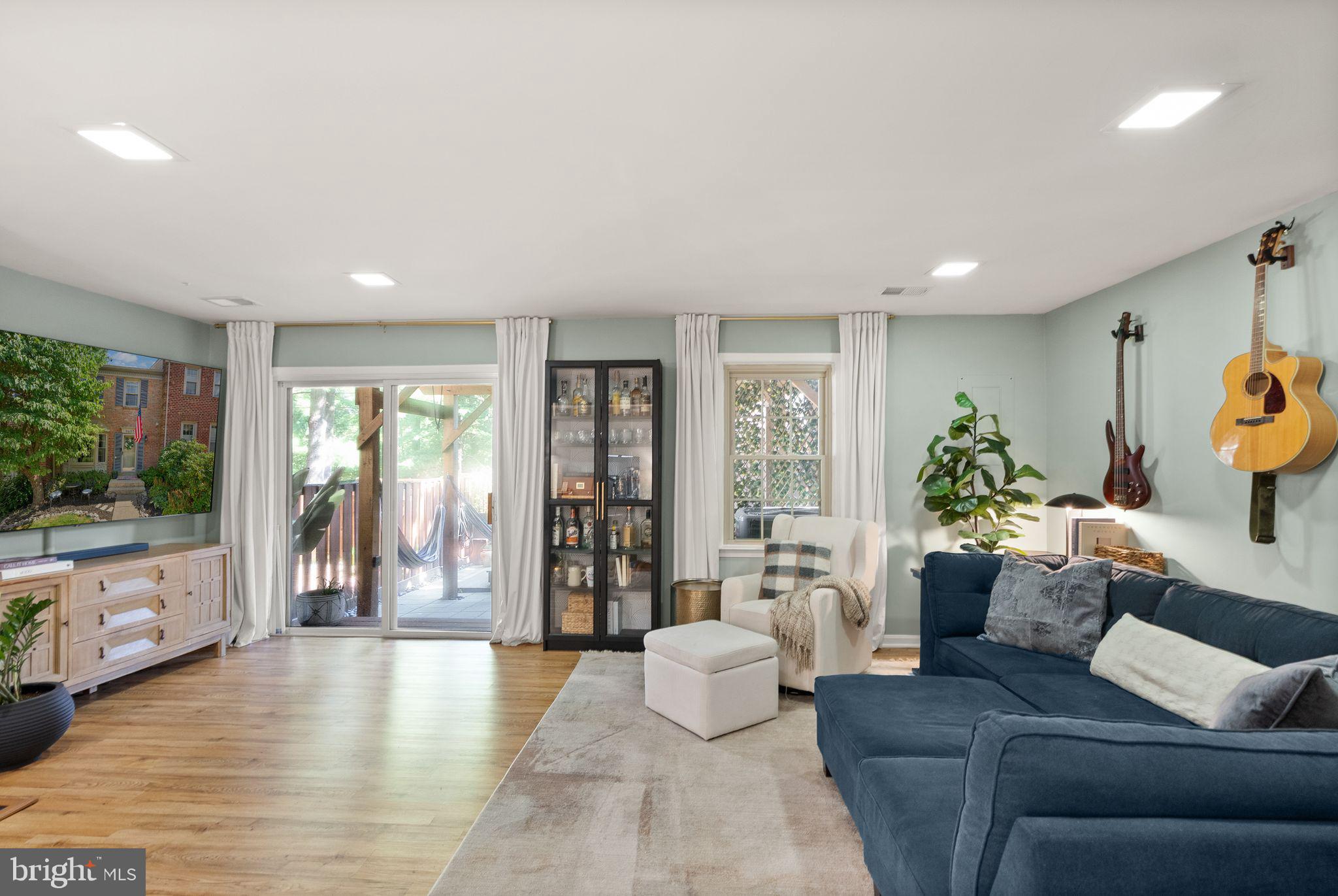 CROWNLEIGH - Residential