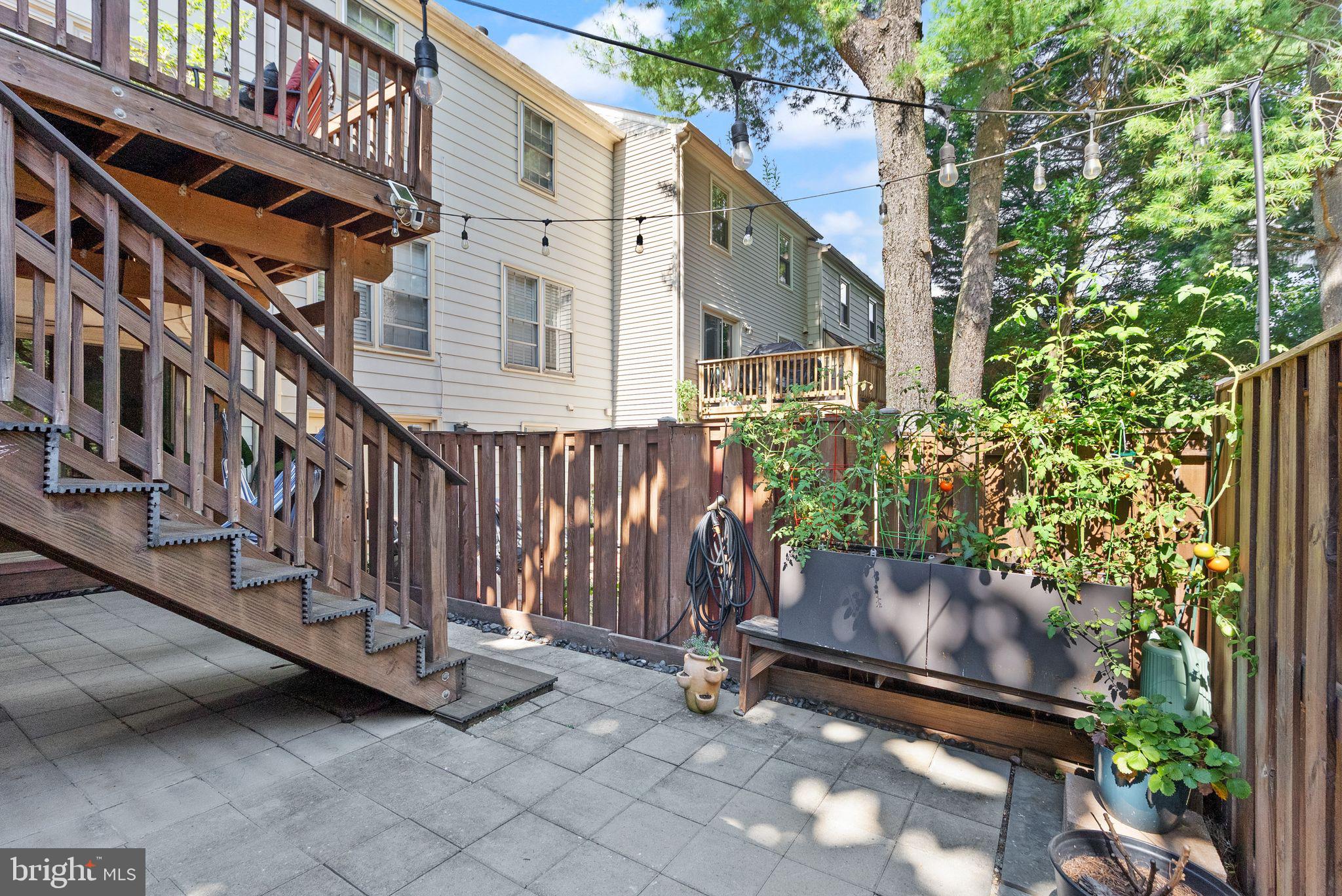 CROWNLEIGH - Residential