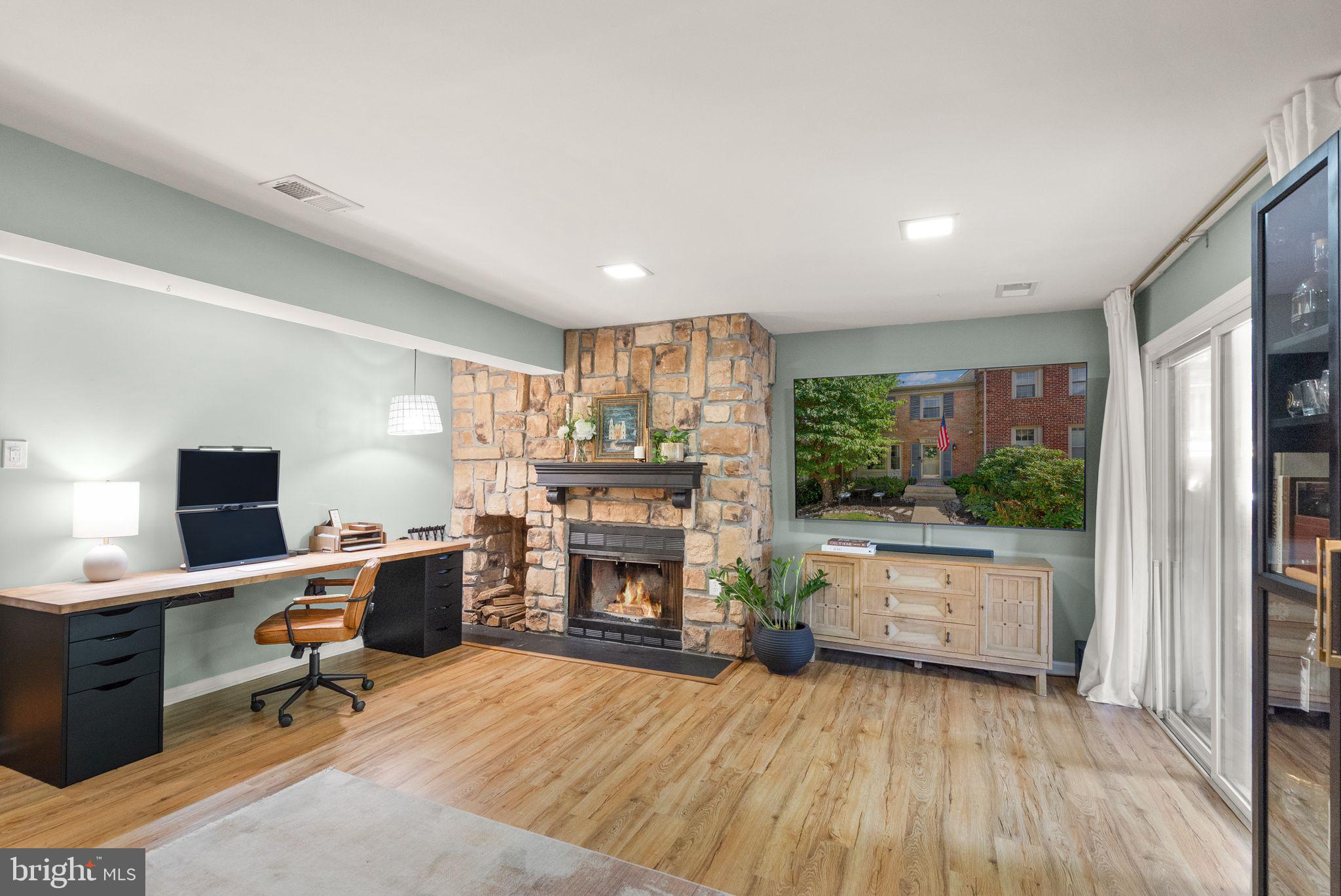 CROWNLEIGH - Residential