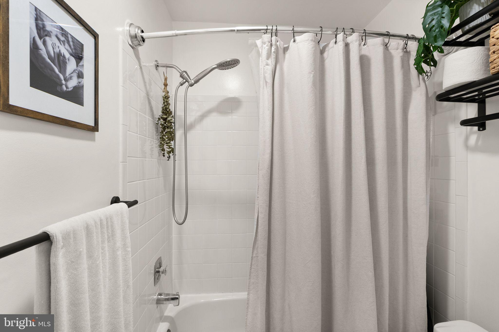 CROWNLEIGH - Residential