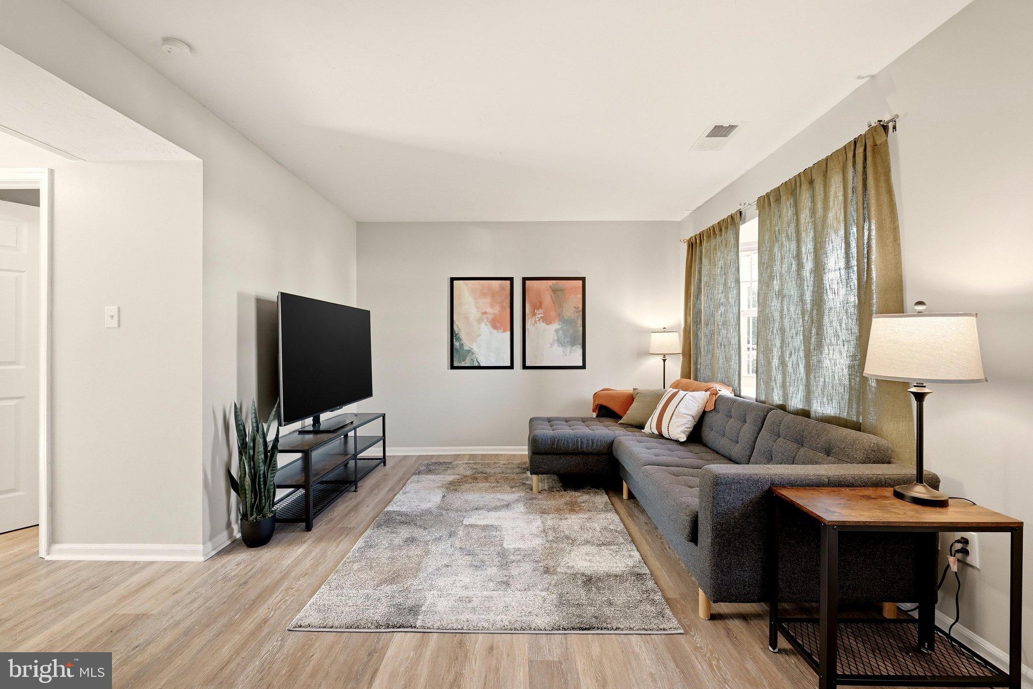 211 E FAIRFAX STREET