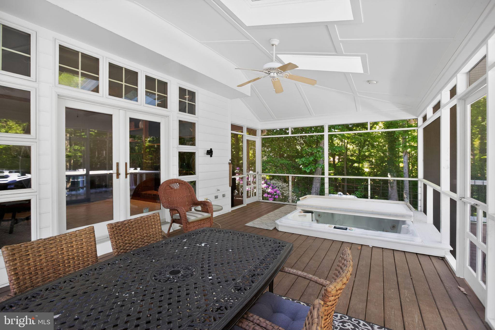 ST LEONARD SHORES - Residential