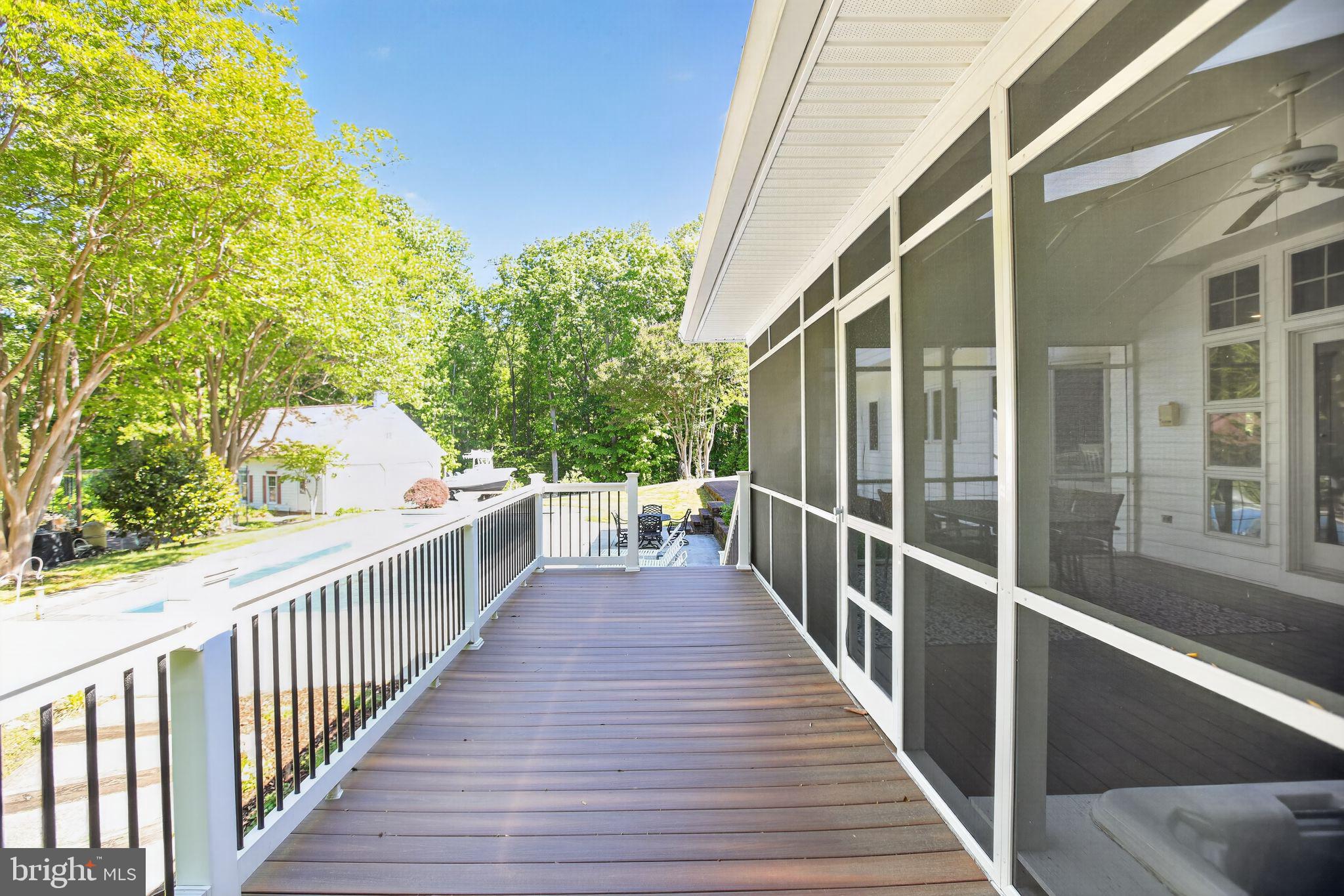 ST LEONARD SHORES - Residential