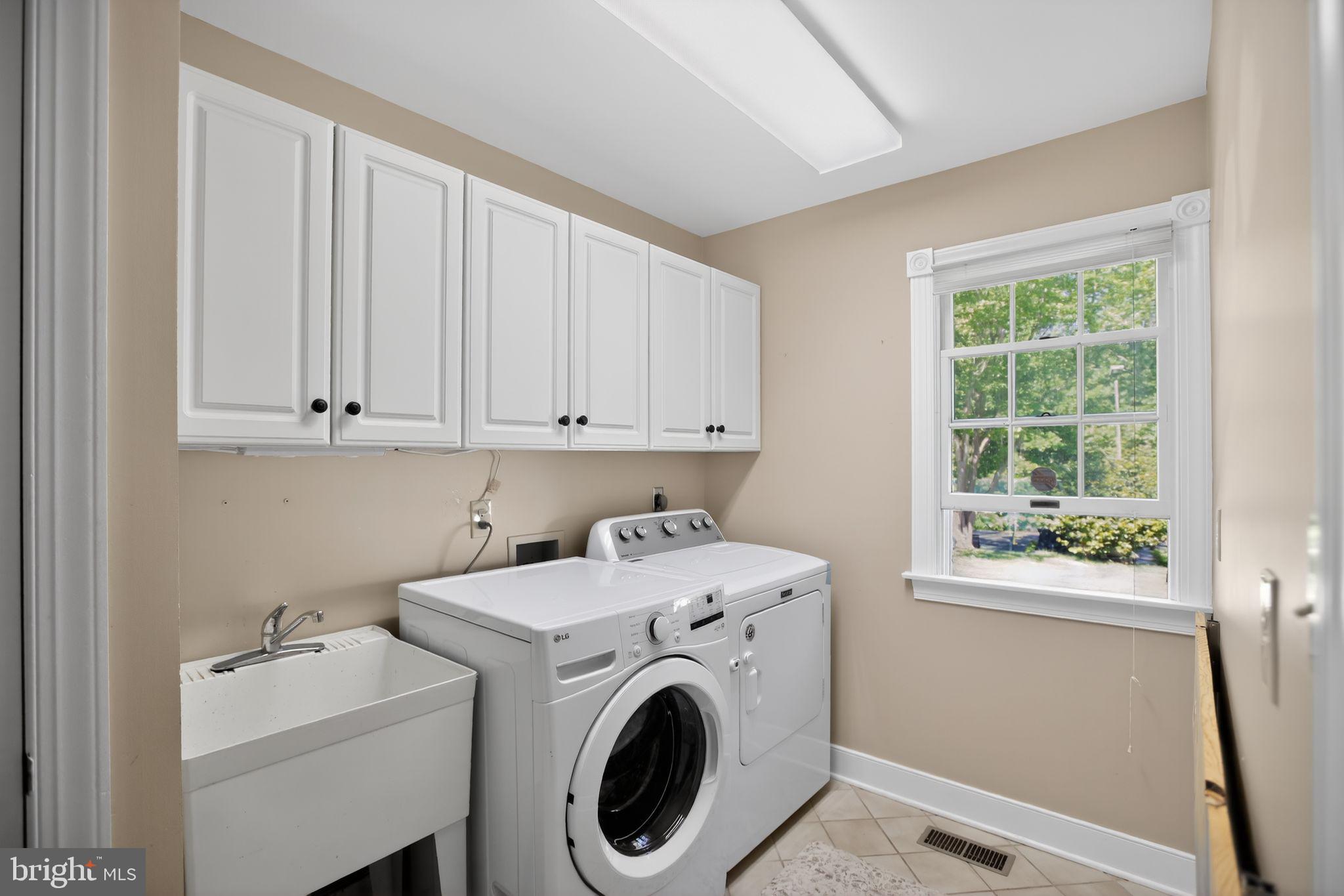 ST LEONARD SHORES - Residential
