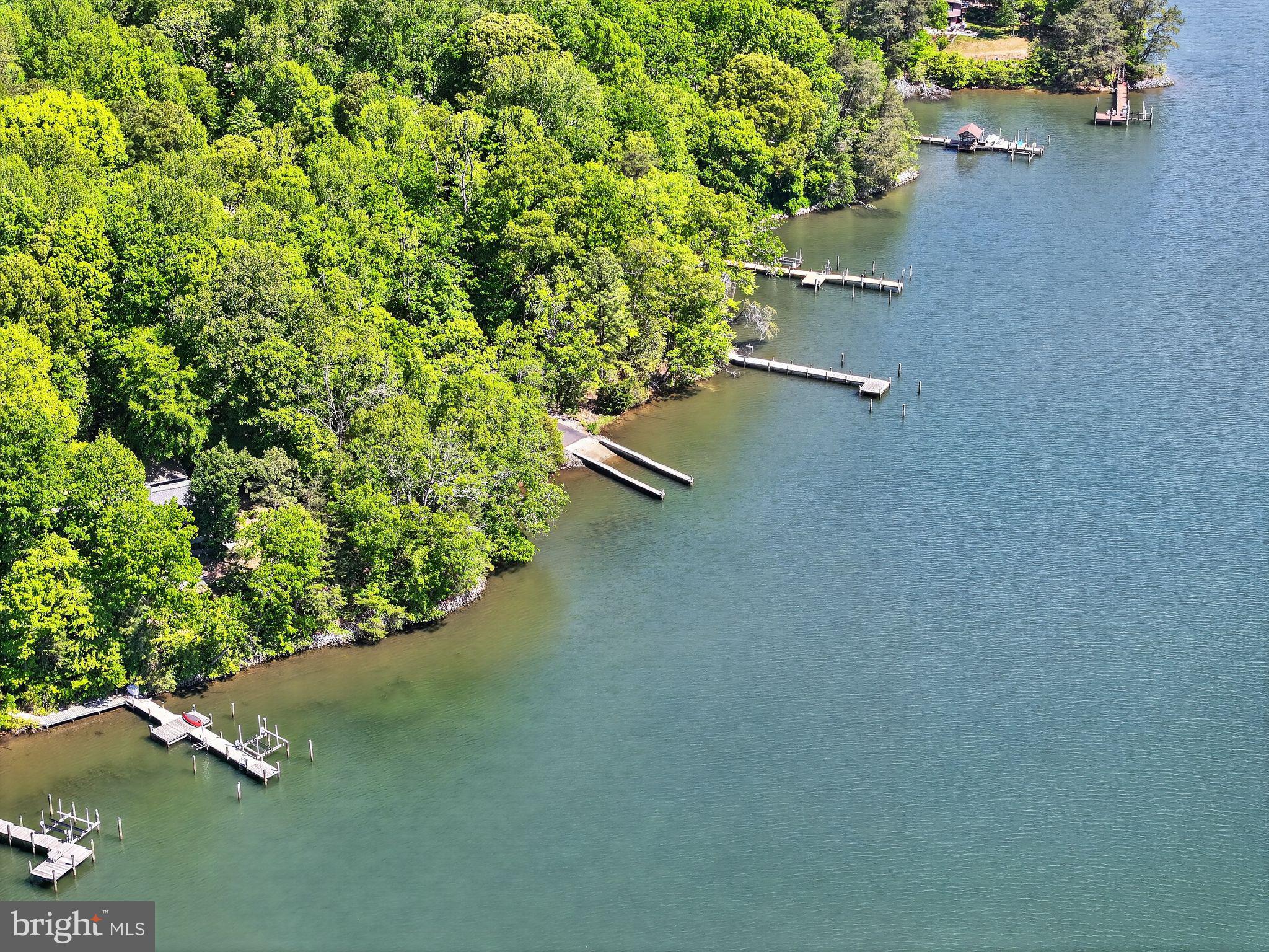 ST LEONARD SHORES - Residential