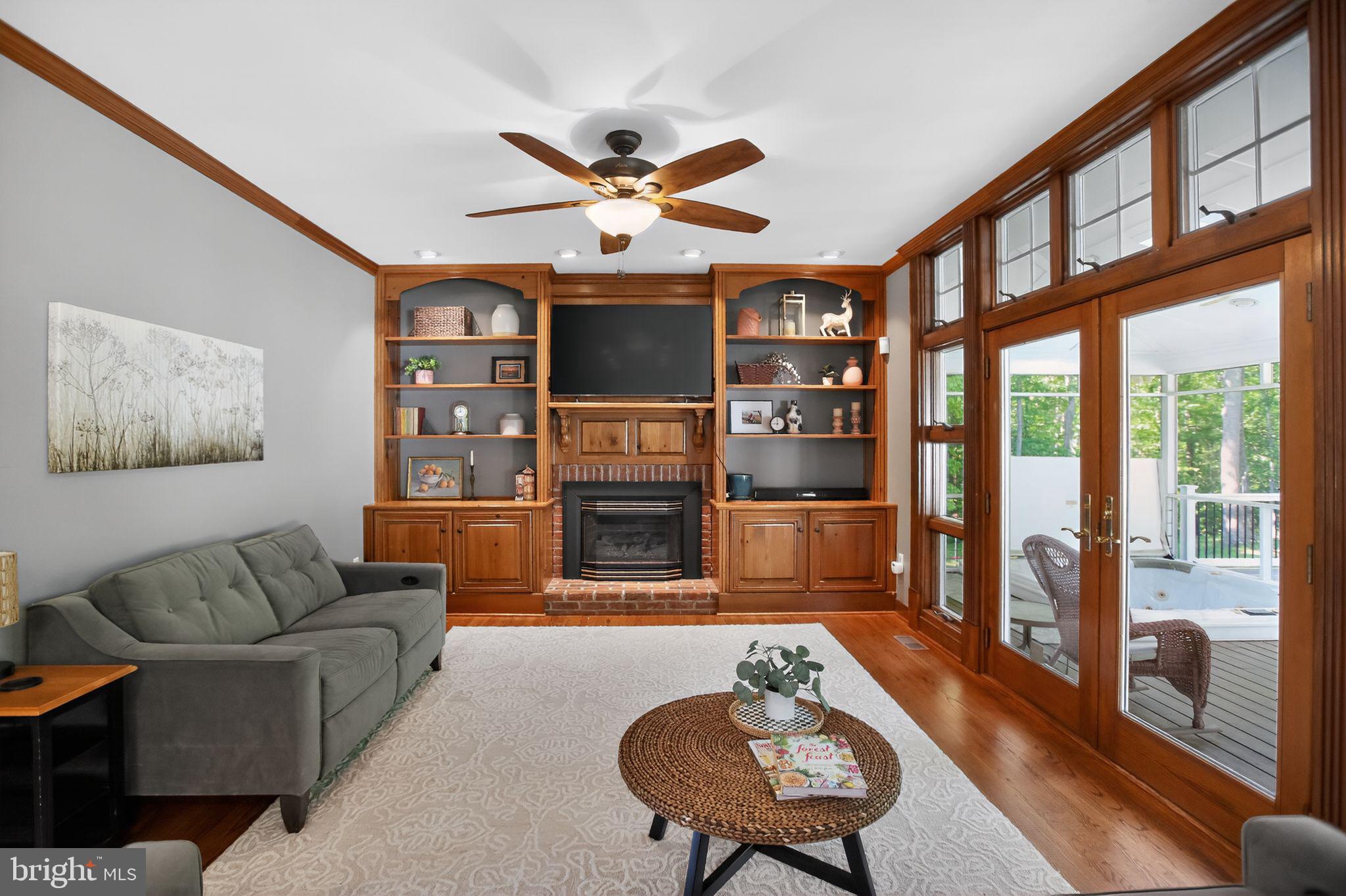 ST LEONARD SHORES - Residential
