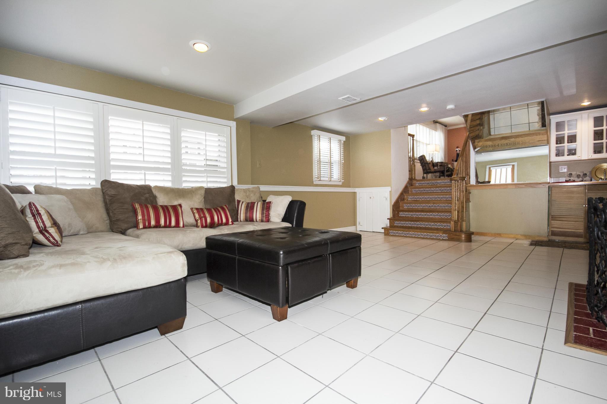 DULANEY VILLAGE - Residential