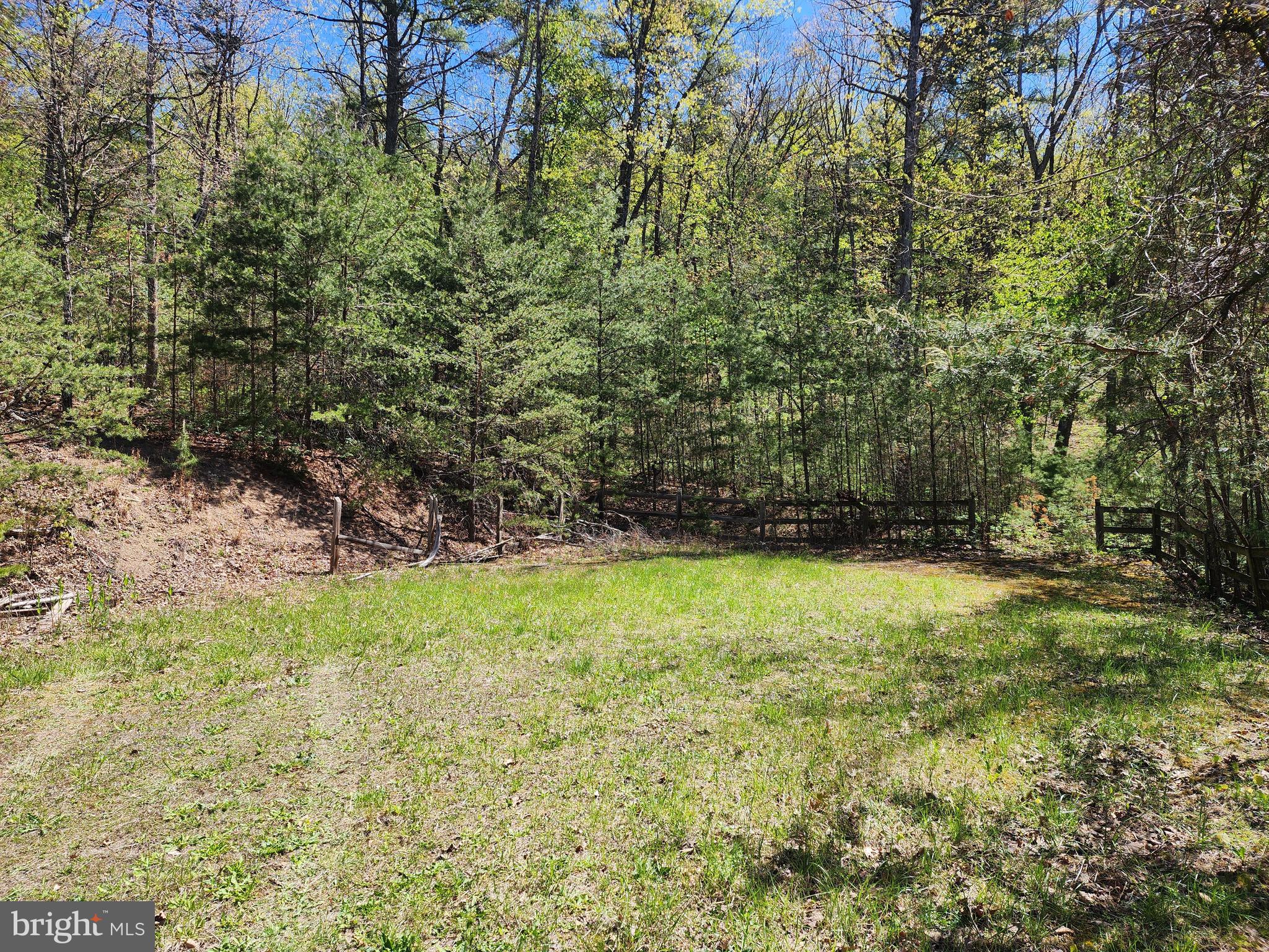 POTOMAC VALLEY OVERLOOK - Land