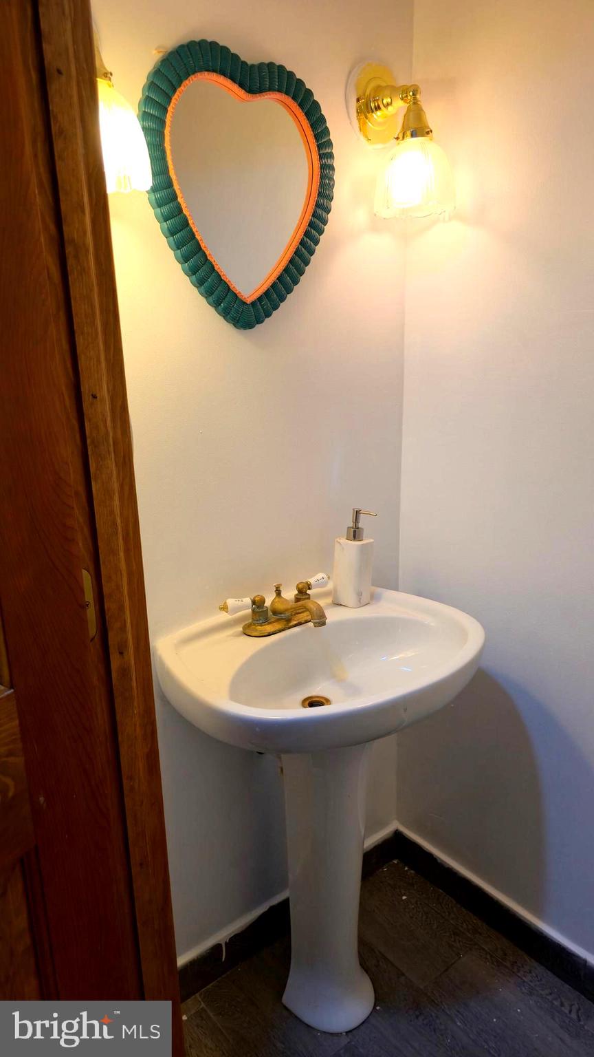 MAYFAIR (WEST) - Residential