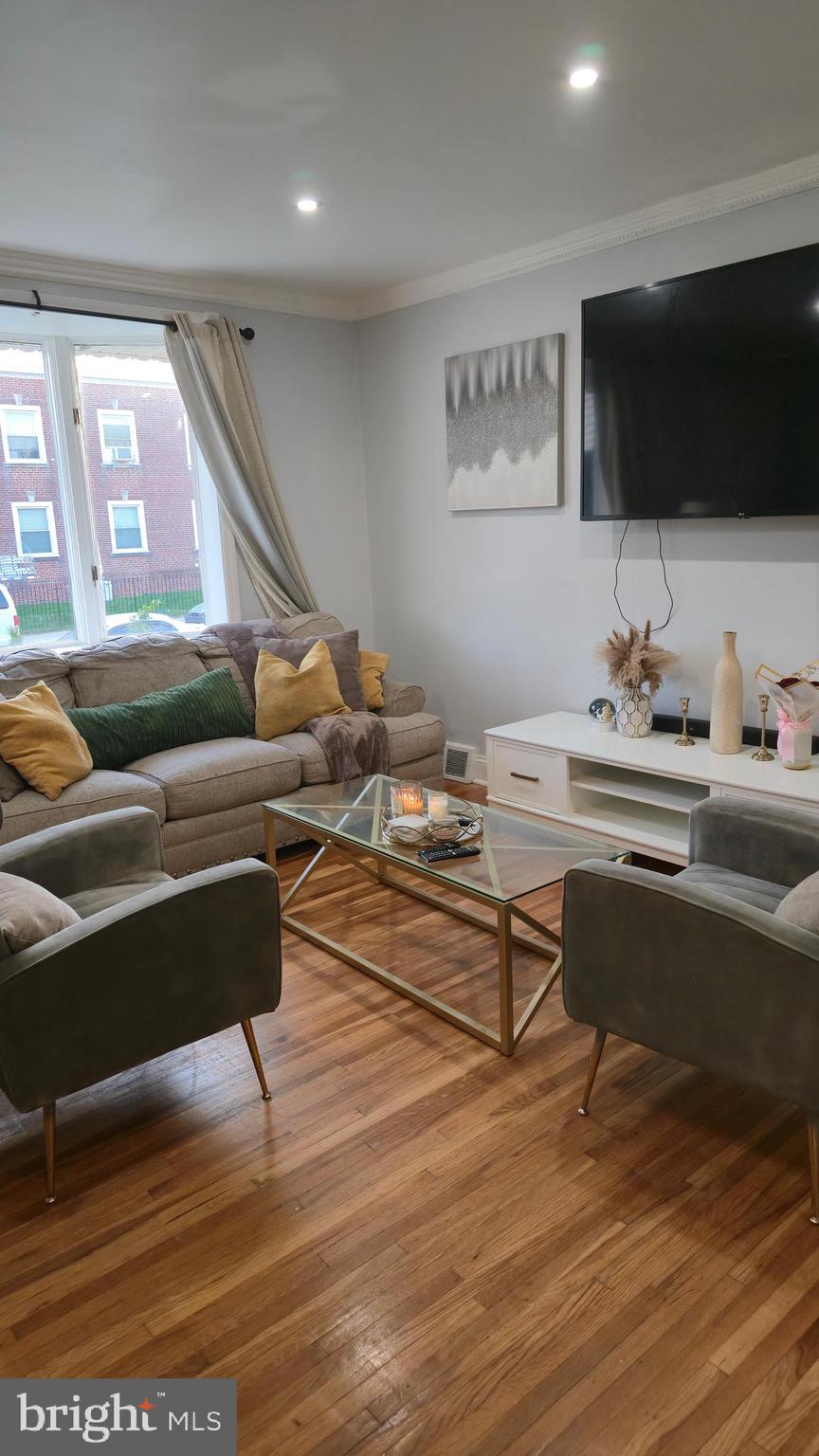 MAYFAIR (WEST) - Residential