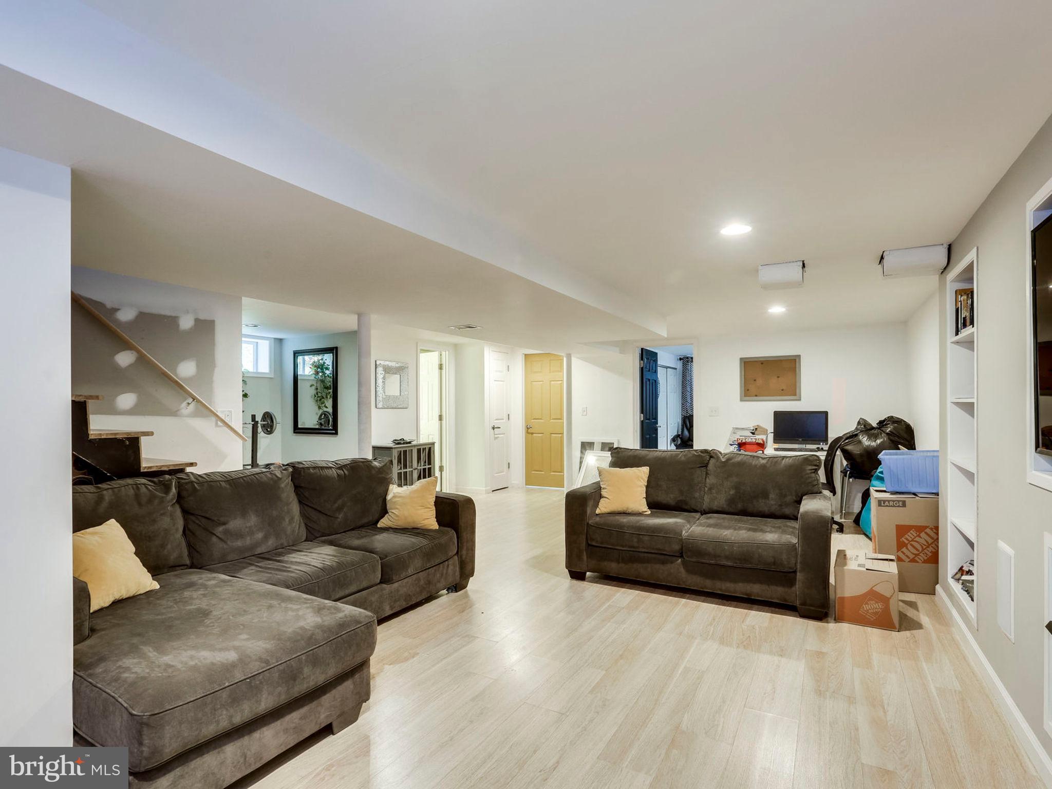 LAKEWOOD - Residential