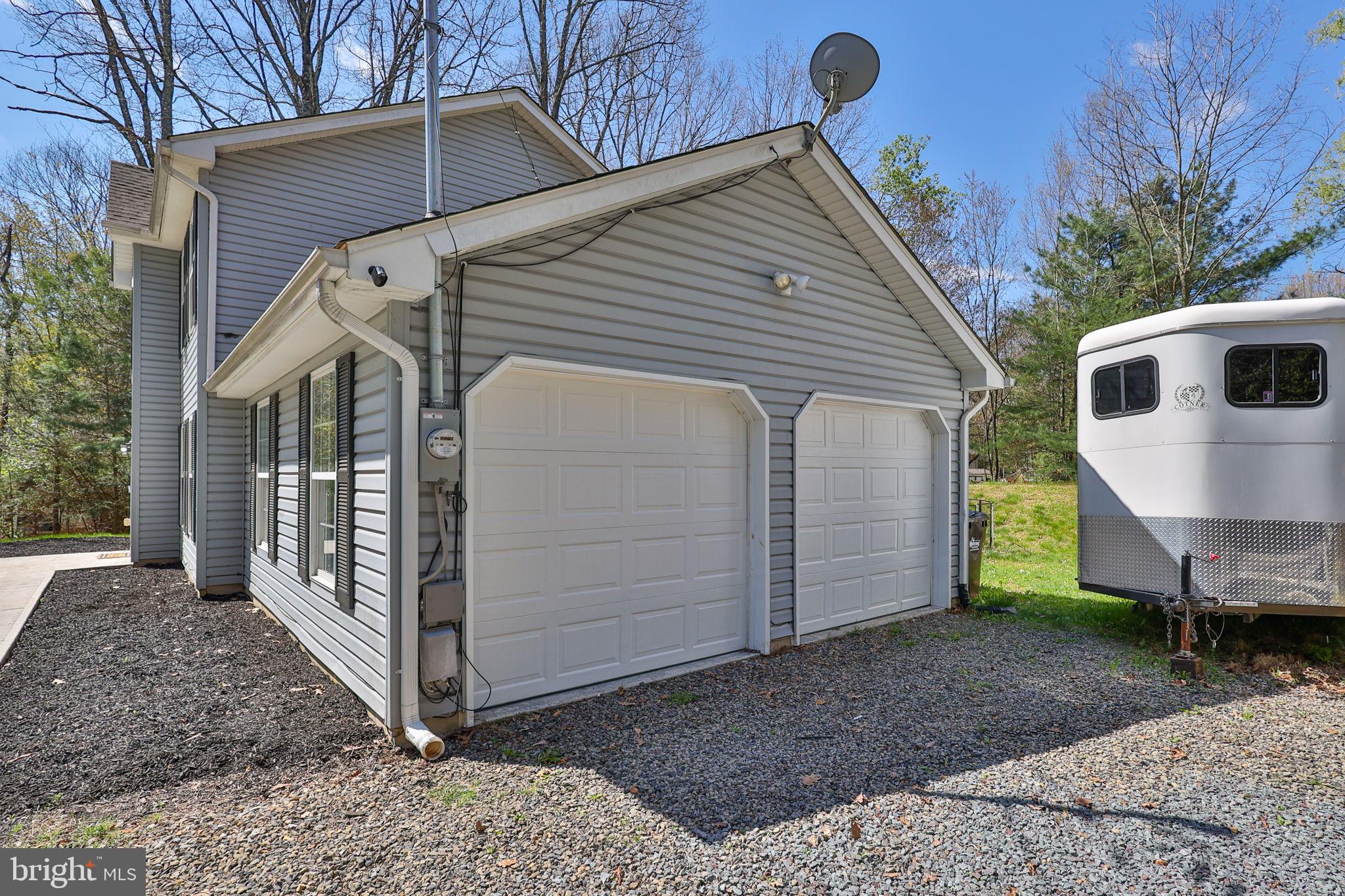 1143 WILLOW CREEK DRIVE