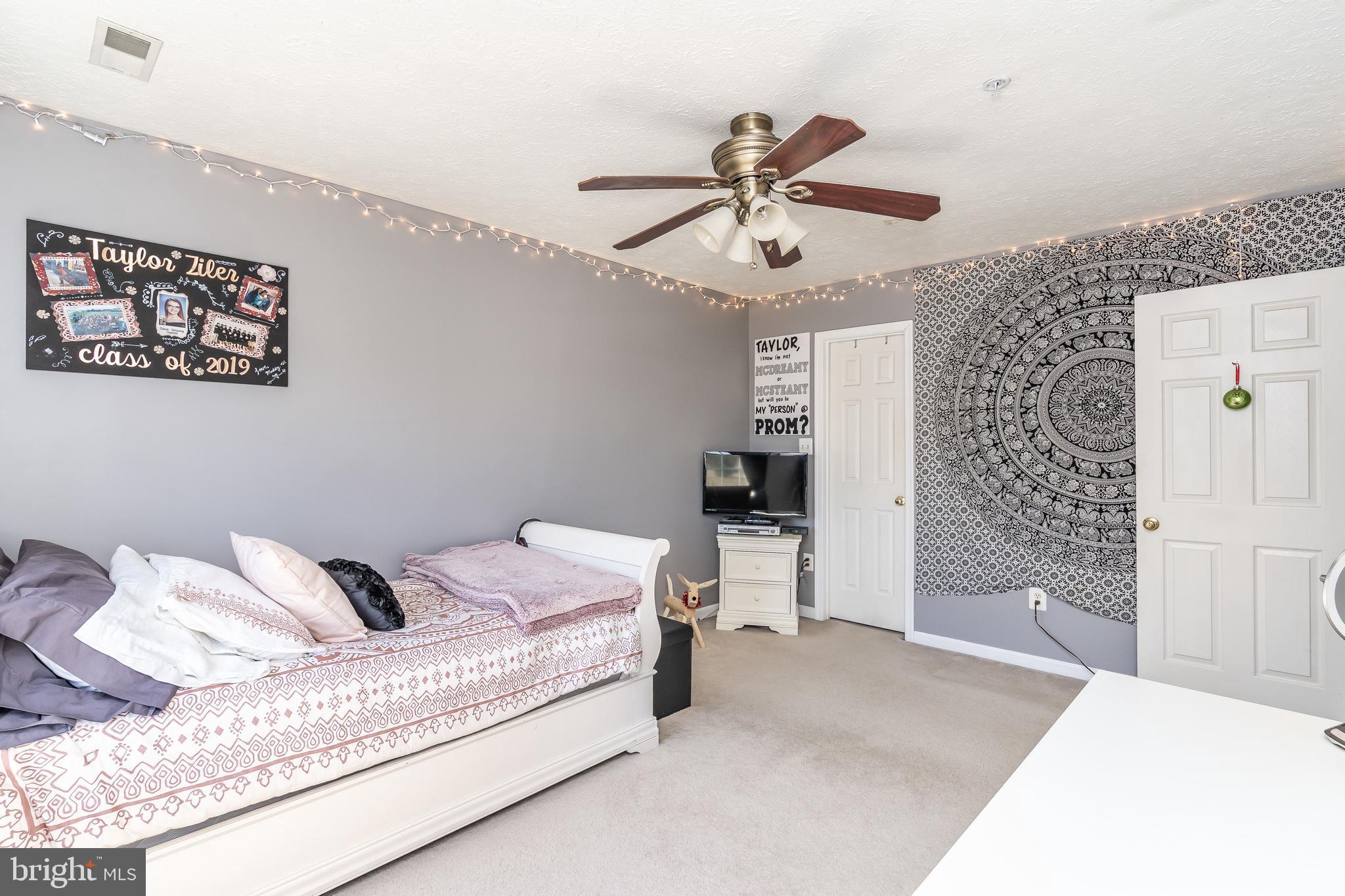 FARMINGTON VILLAGE - Residential