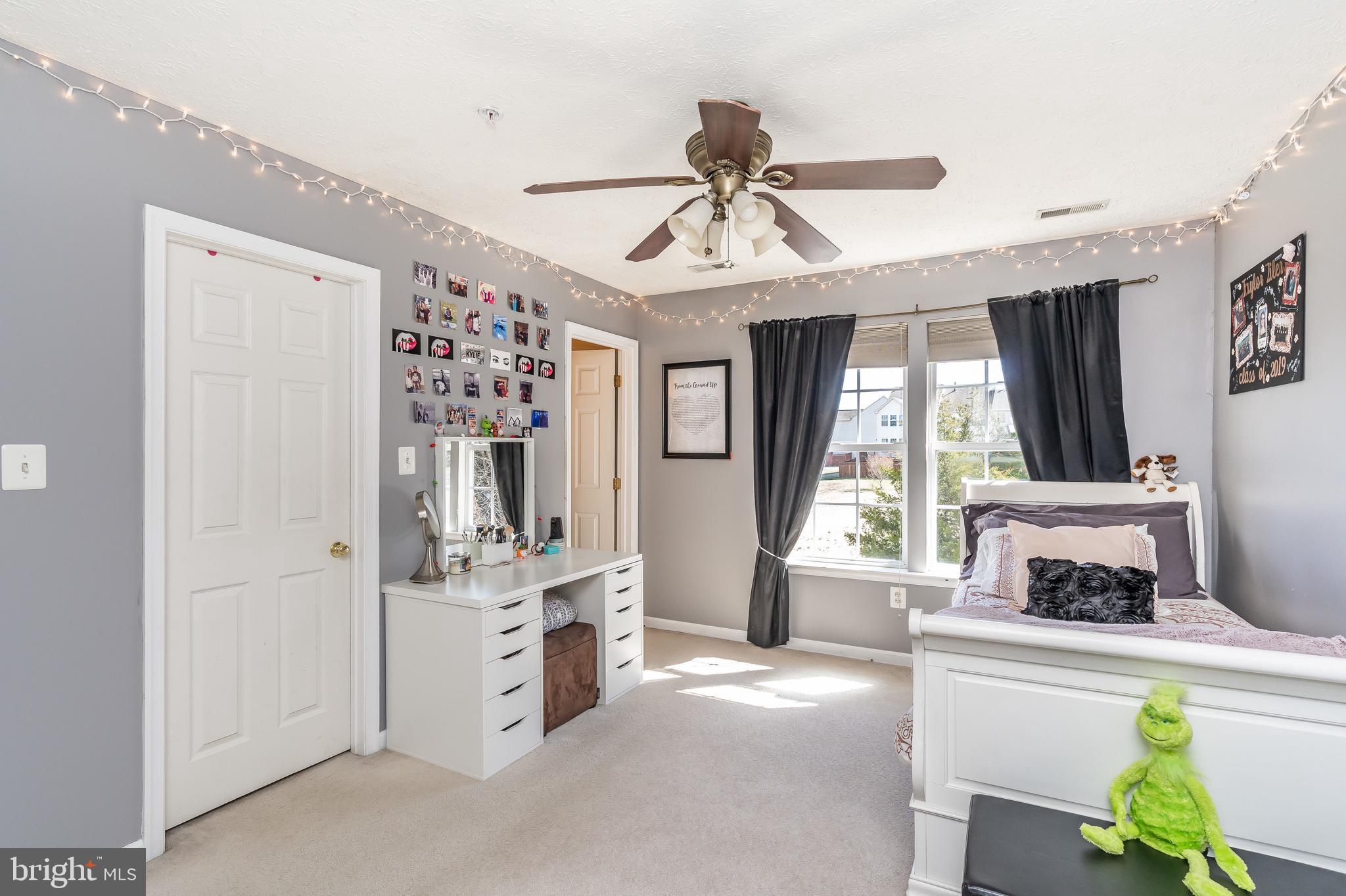 FARMINGTON VILLAGE - Residential