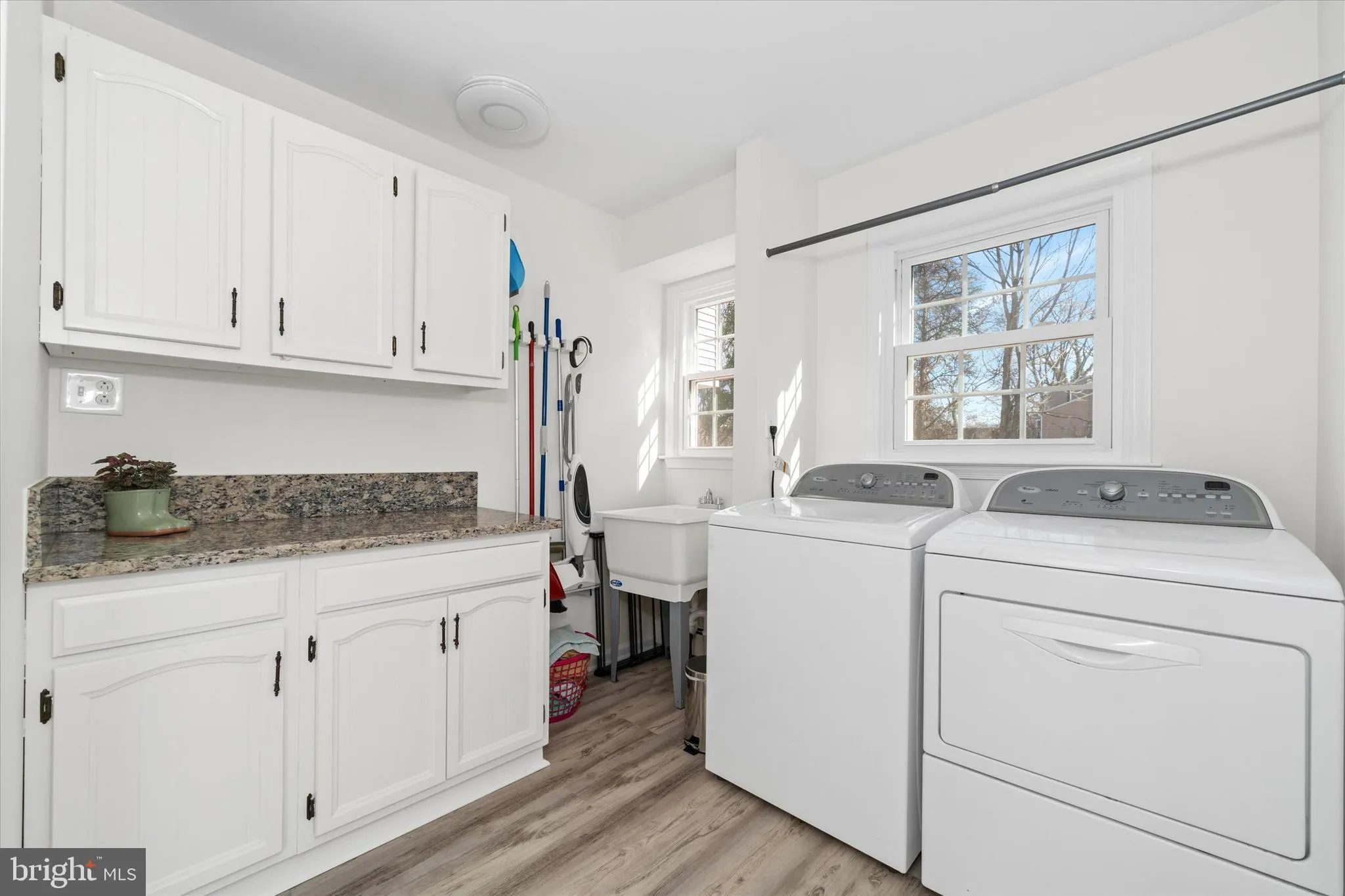 West Chester, Pennsylvania 19382, United States, 4 Bedrooms Bedrooms, ,4 BathroomsBathrooms,Residential,Pending,6599